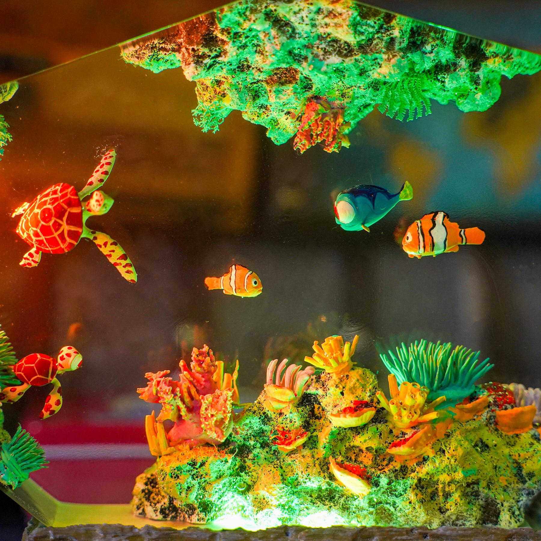 Finding Nemo Epoxy Resin Lamp – Nemo Clownfish & Sea Turtle Coral Reef Diorama Light