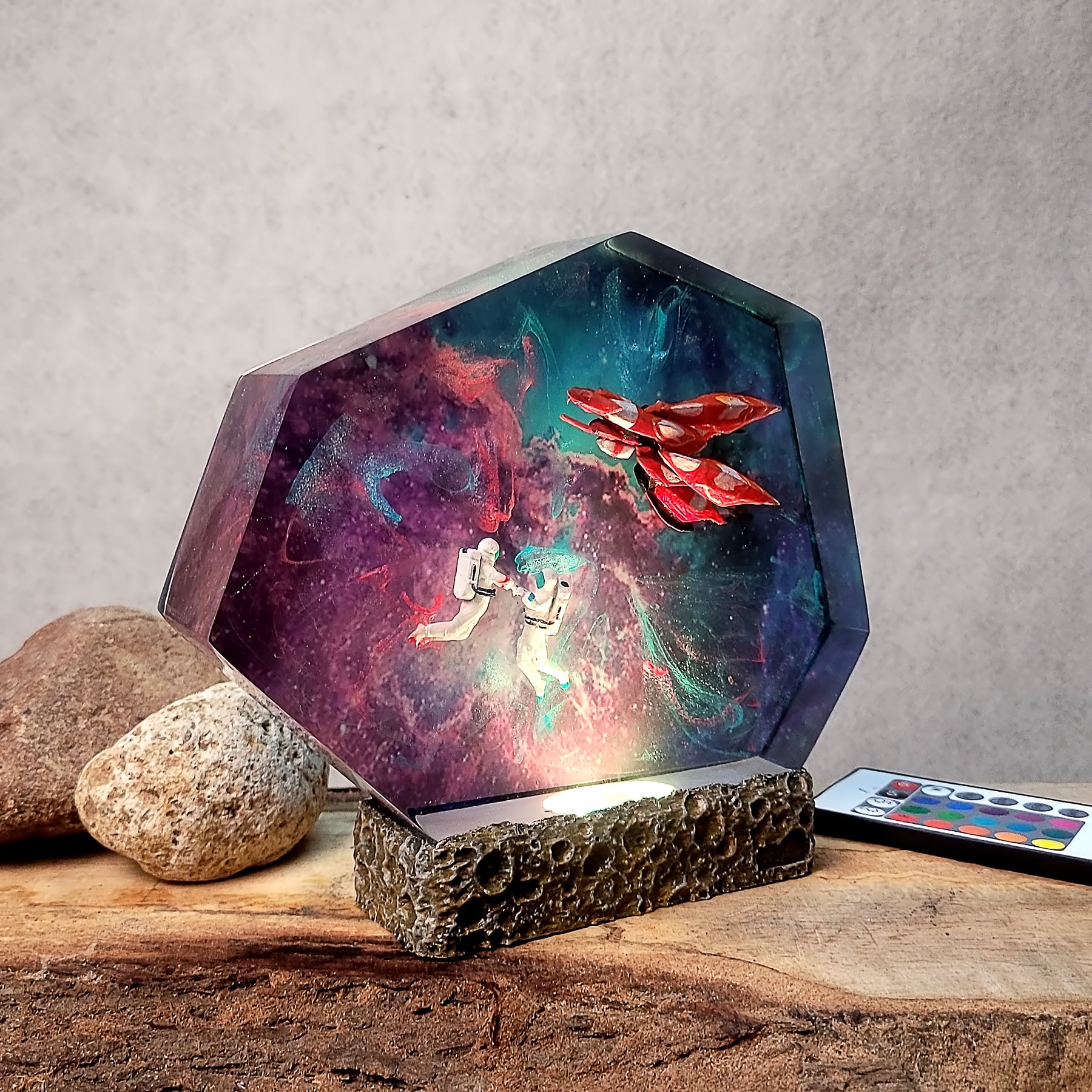 Astronaut Space Epoxy Resin Lamp – Galaxy Spaceship RGB LED Diorama Night Light