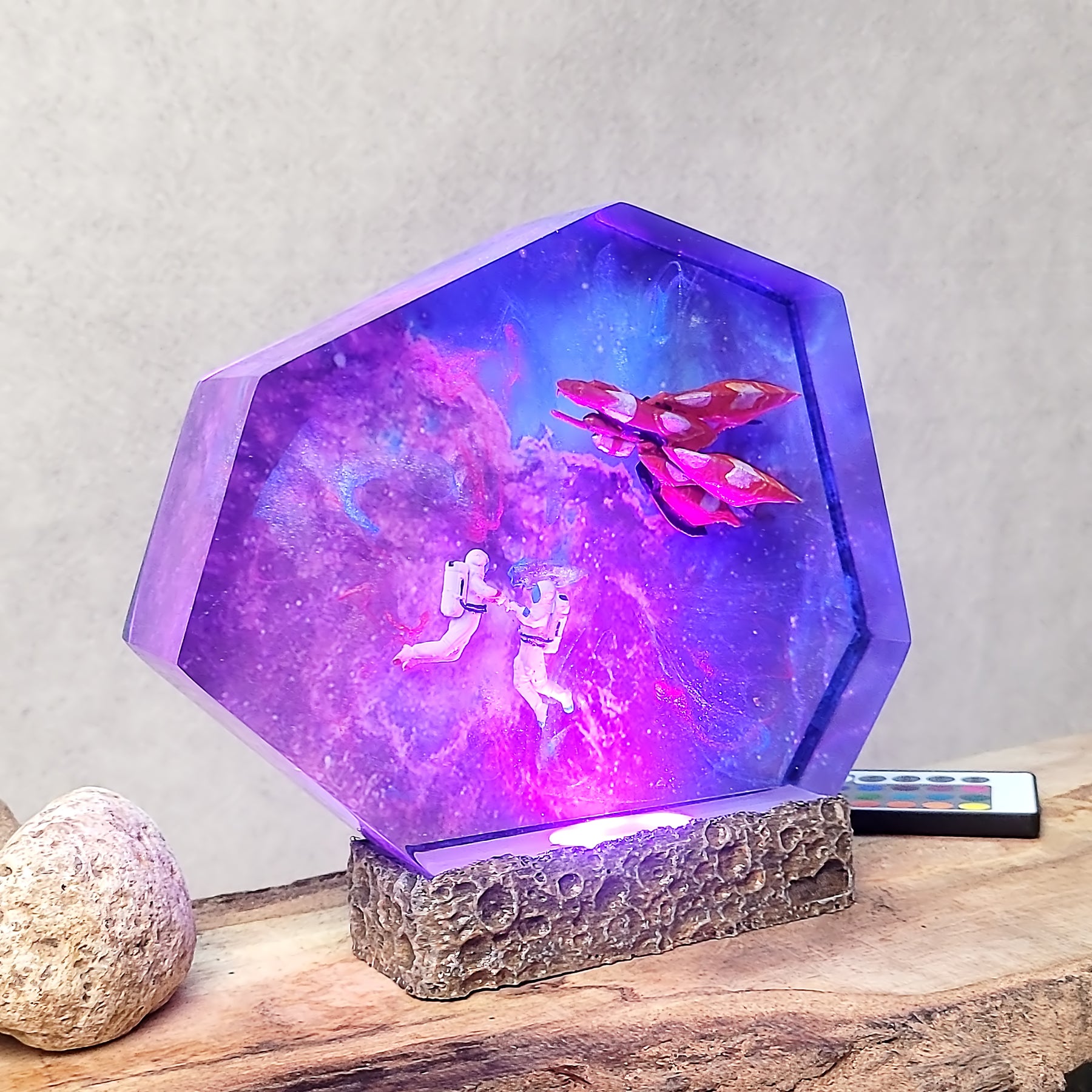 Astronaut Space Epoxy Resin Lamp – Galaxy Spaceship RGB LED Diorama Night Light