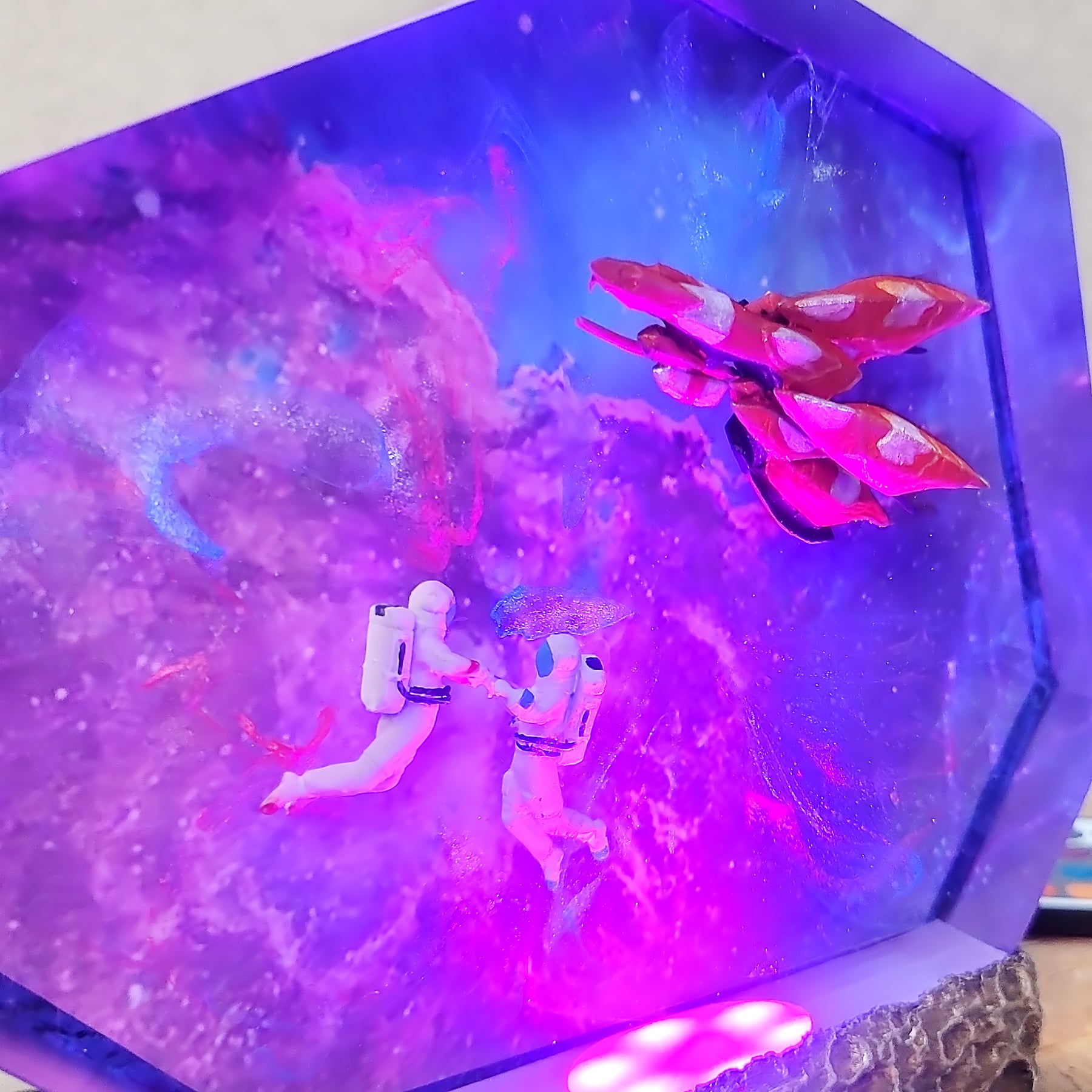 Astronaut Space Epoxy Resin Lamp – Galaxy Spaceship RGB LED Diorama Night Light
