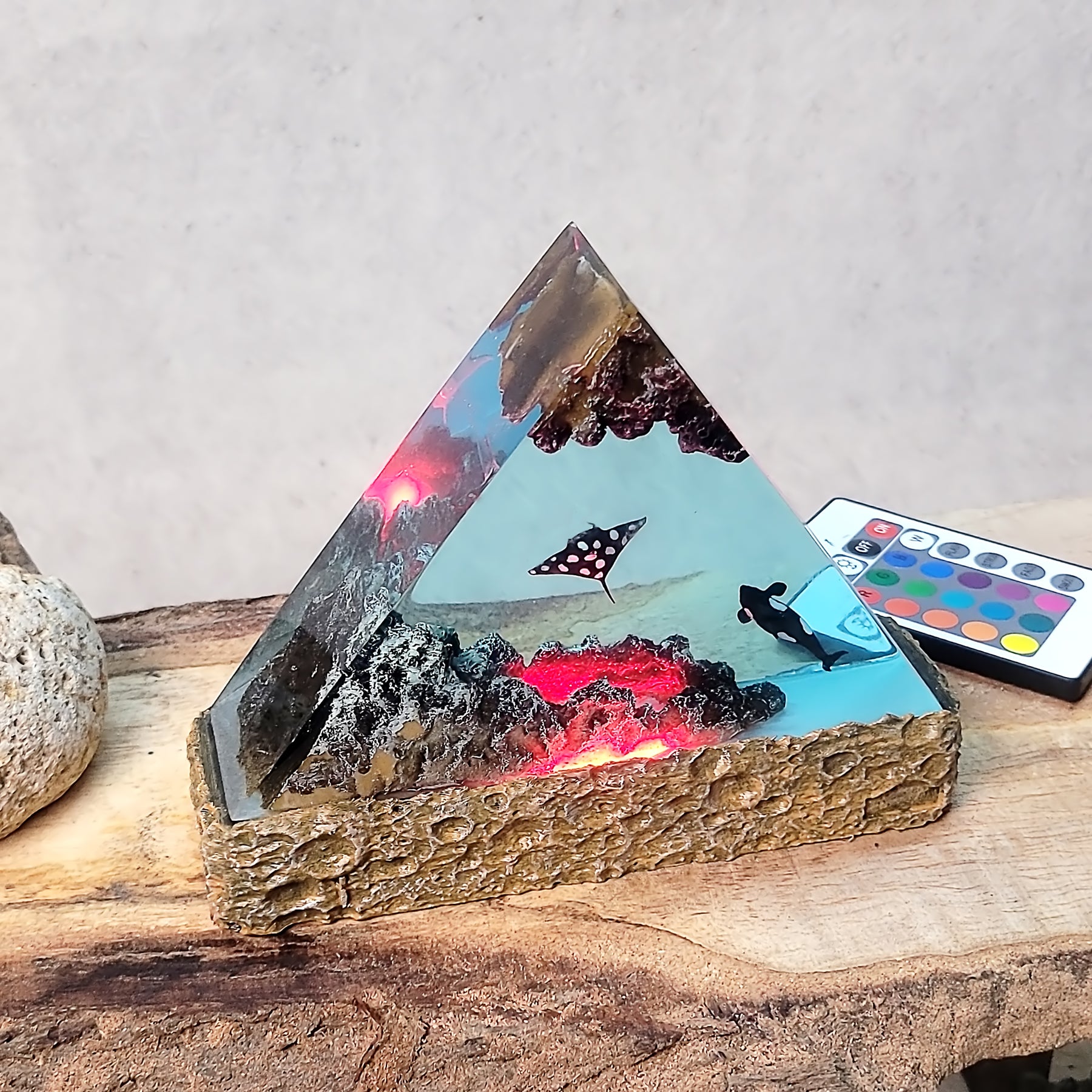 Orca & Manta Ray Ocean Epoxy Resin Lamp – Triangle Underwater LED Night Light