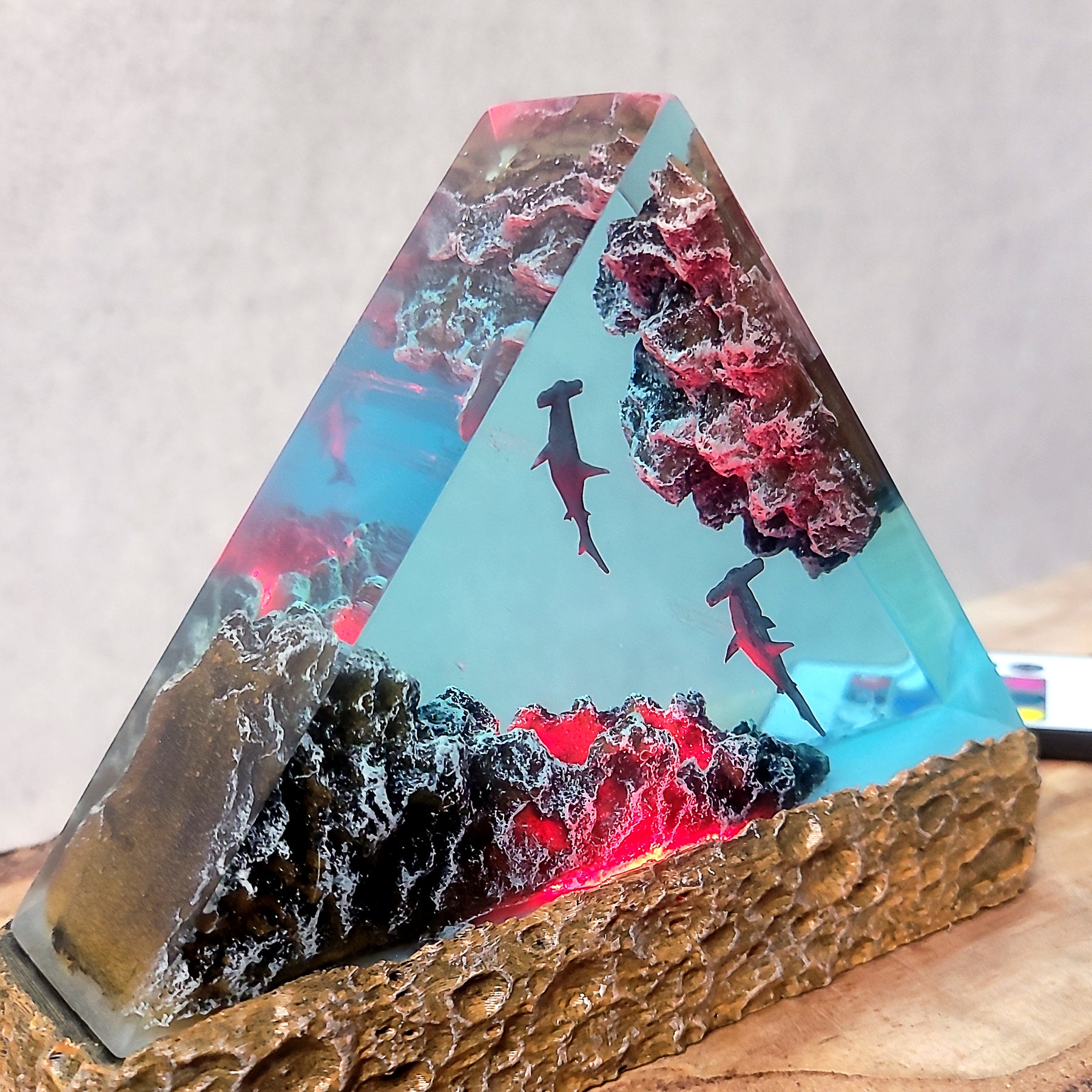 Ocean Shark Epoxy Resin Lamp – Hammerhead Shark Triangle LED Night Light & Marine Diorama
