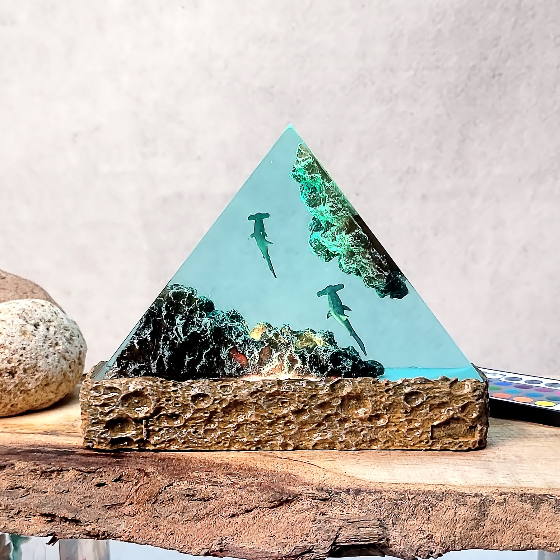 Ocean Shark Epoxy Resin Lamp – Hammerhead Shark Triangle LED Night Light & Marine Diorama