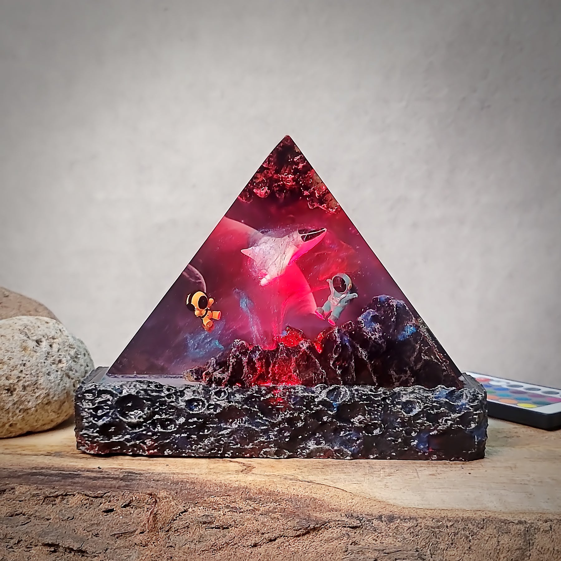 Astronaut Space Diorama Epoxy Resin Lamp – Cosmic Manta Ray Galaxy Night Light