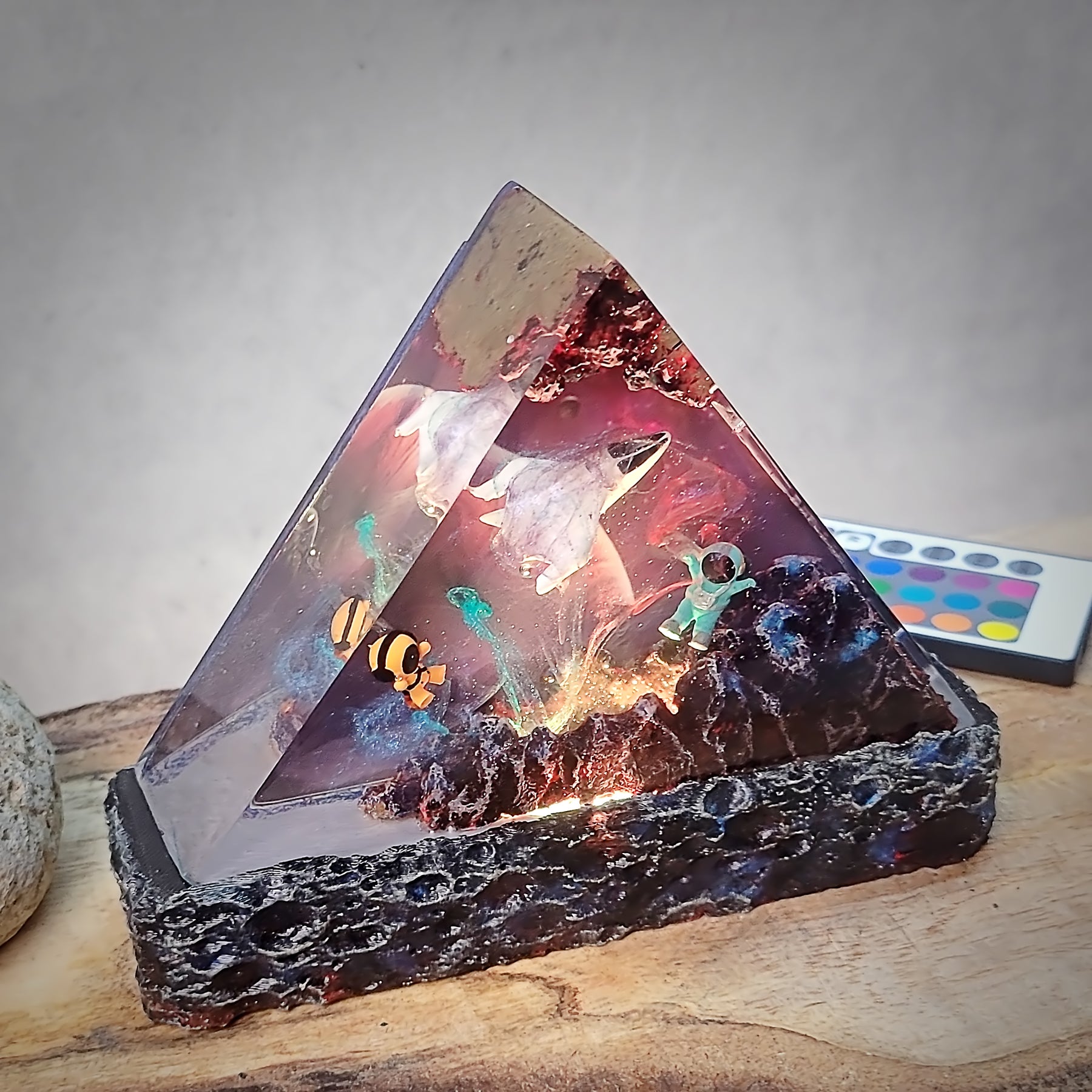 Astronaut Space Diorama Epoxy Resin Lamp – Cosmic Manta Ray Galaxy Night Light