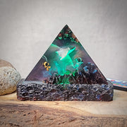 Astronaut Space Diorama Epoxy Resin Lamp – Cosmic Manta Ray Galaxy Night Light