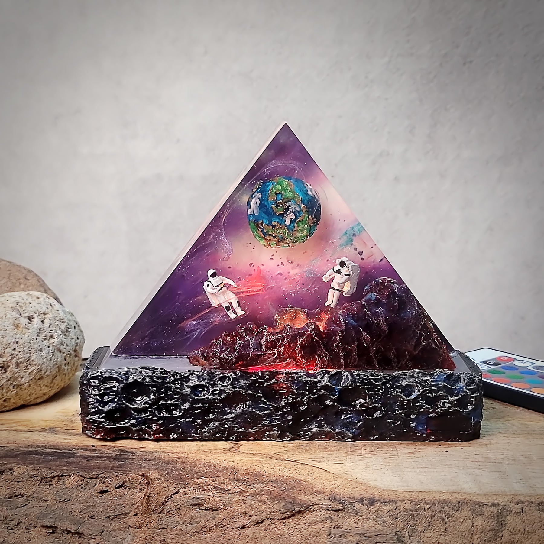 Astronaut Space Galaxy Resin Lamp – Earth Planet Cosmic Explorer Diorama Light