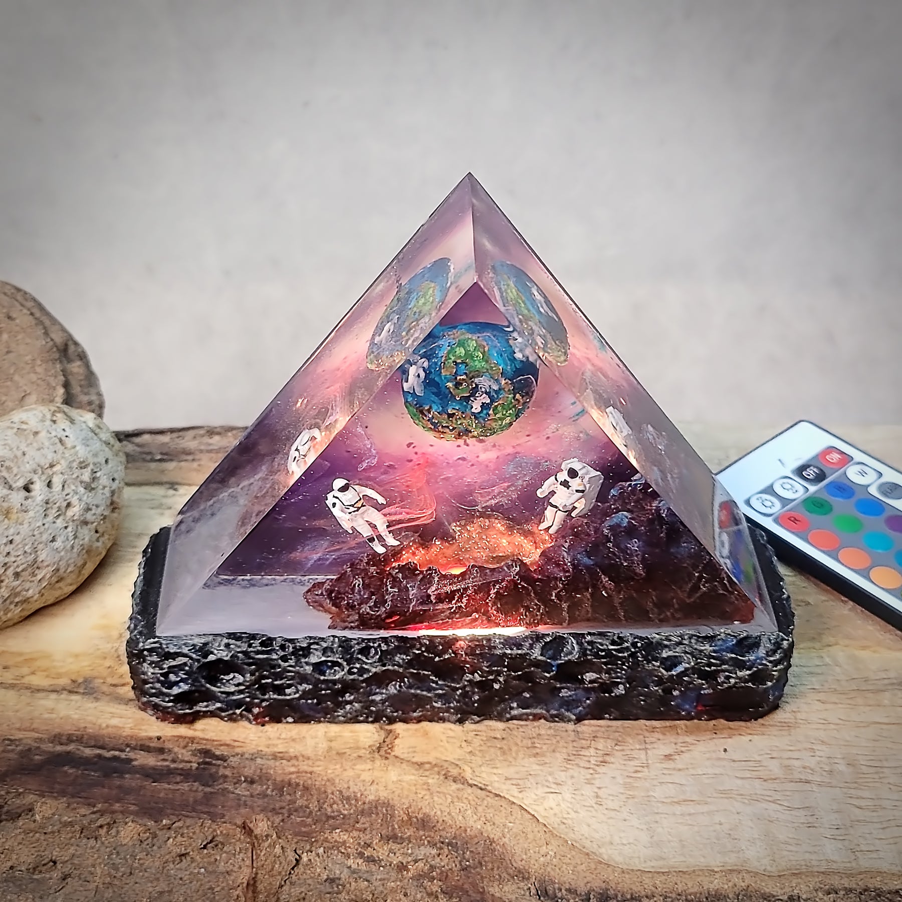 Astronaut Space Galaxy Resin Lamp – Earth Planet Cosmic Explorer Diorama Light