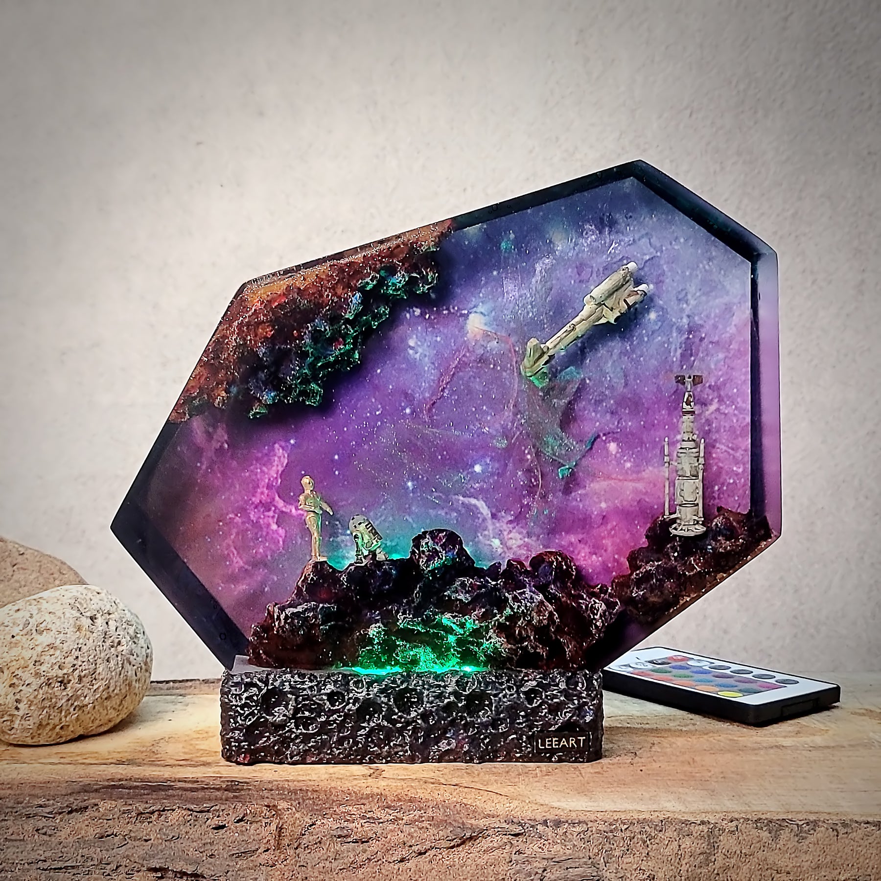 Star Wars C-3PO & R2-D2 Epoxy Resin Lamp – Galaxy Space Diorama LED Light