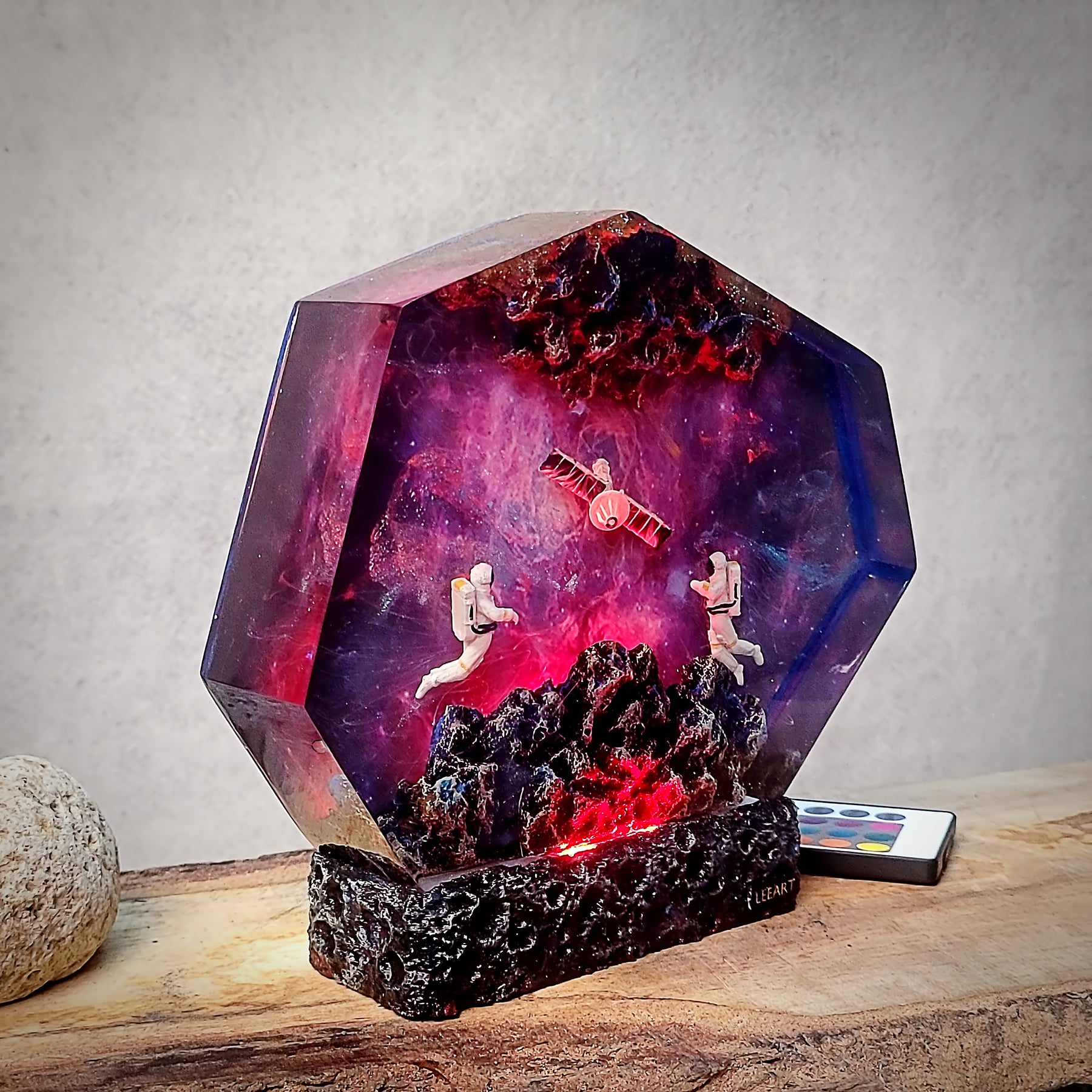Space Mission Astronaut Epoxy Resin Lamp – Satellite Galaxy Diorama Night Light