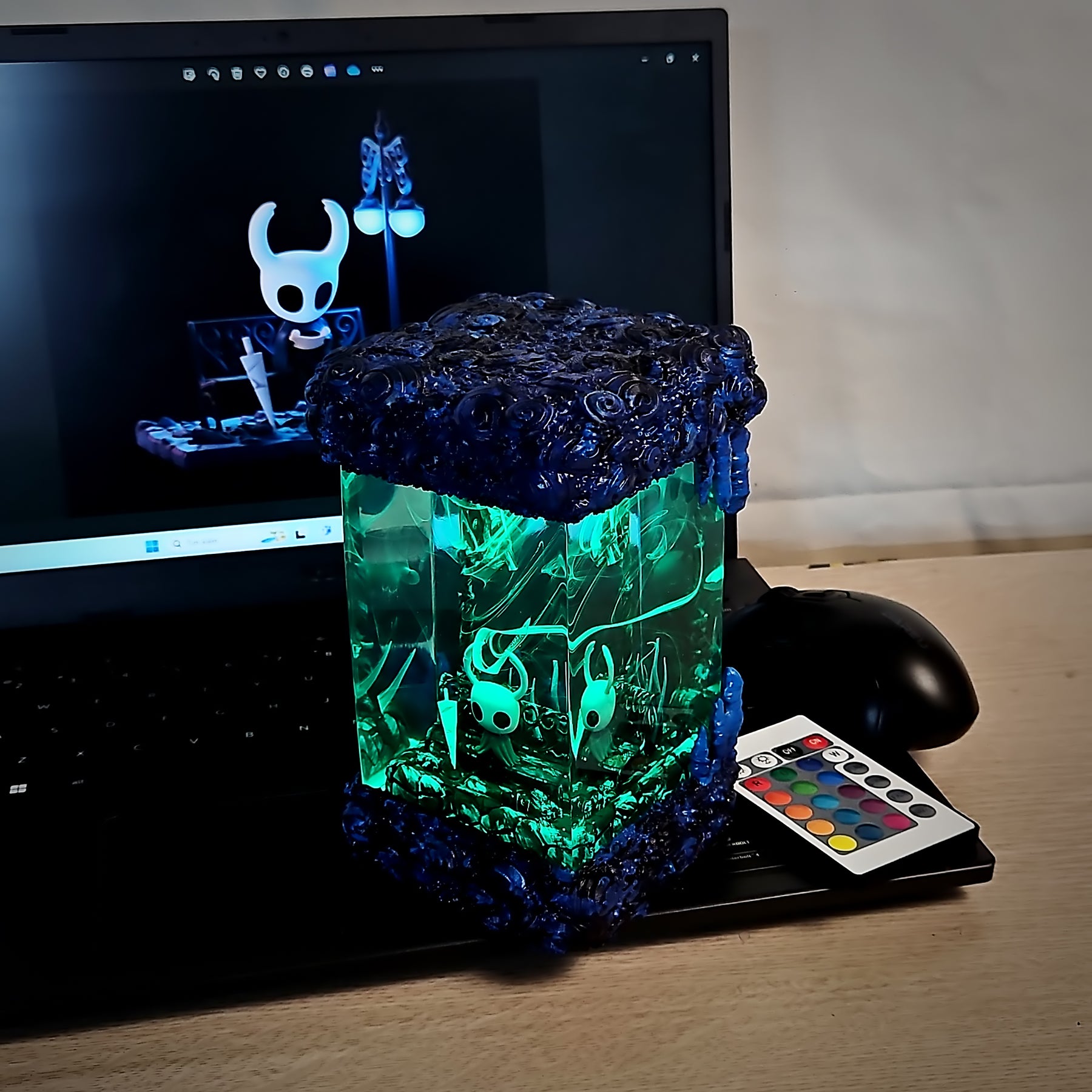 Hollow Knight Epoxy Resin Lamp – The Knight RGB LED Diorama Night Light