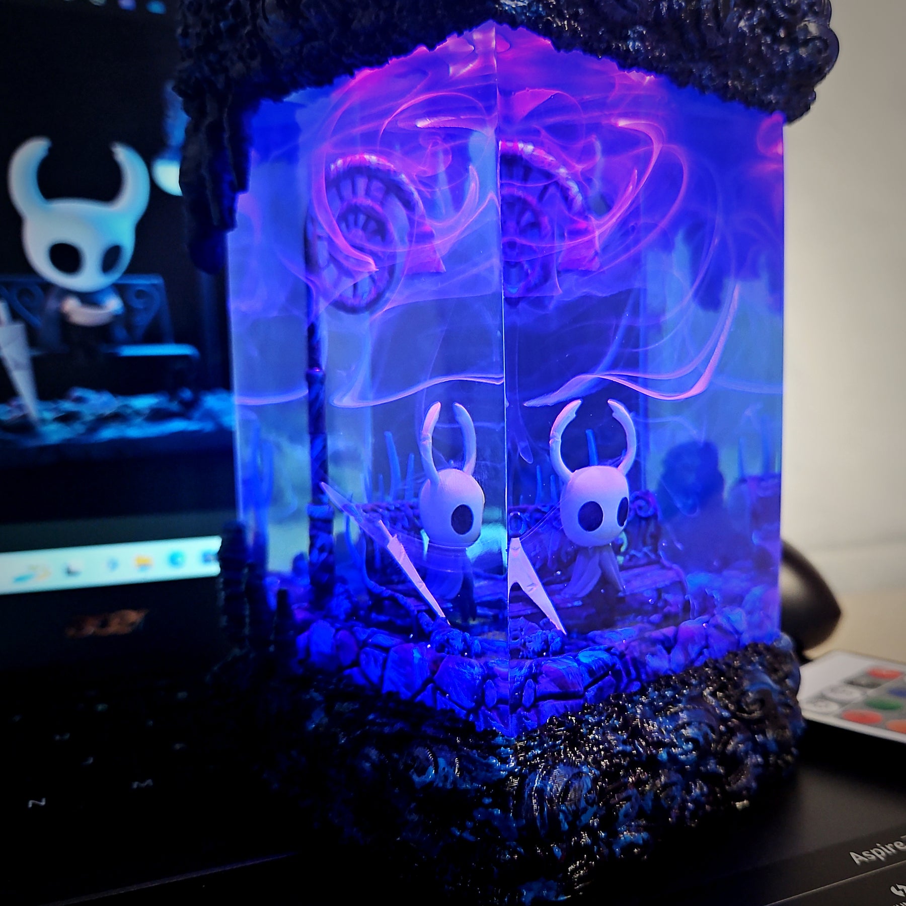 Hollow Knight Epoxy Resin Lamp – The Knight RGB LED Diorama Night Light