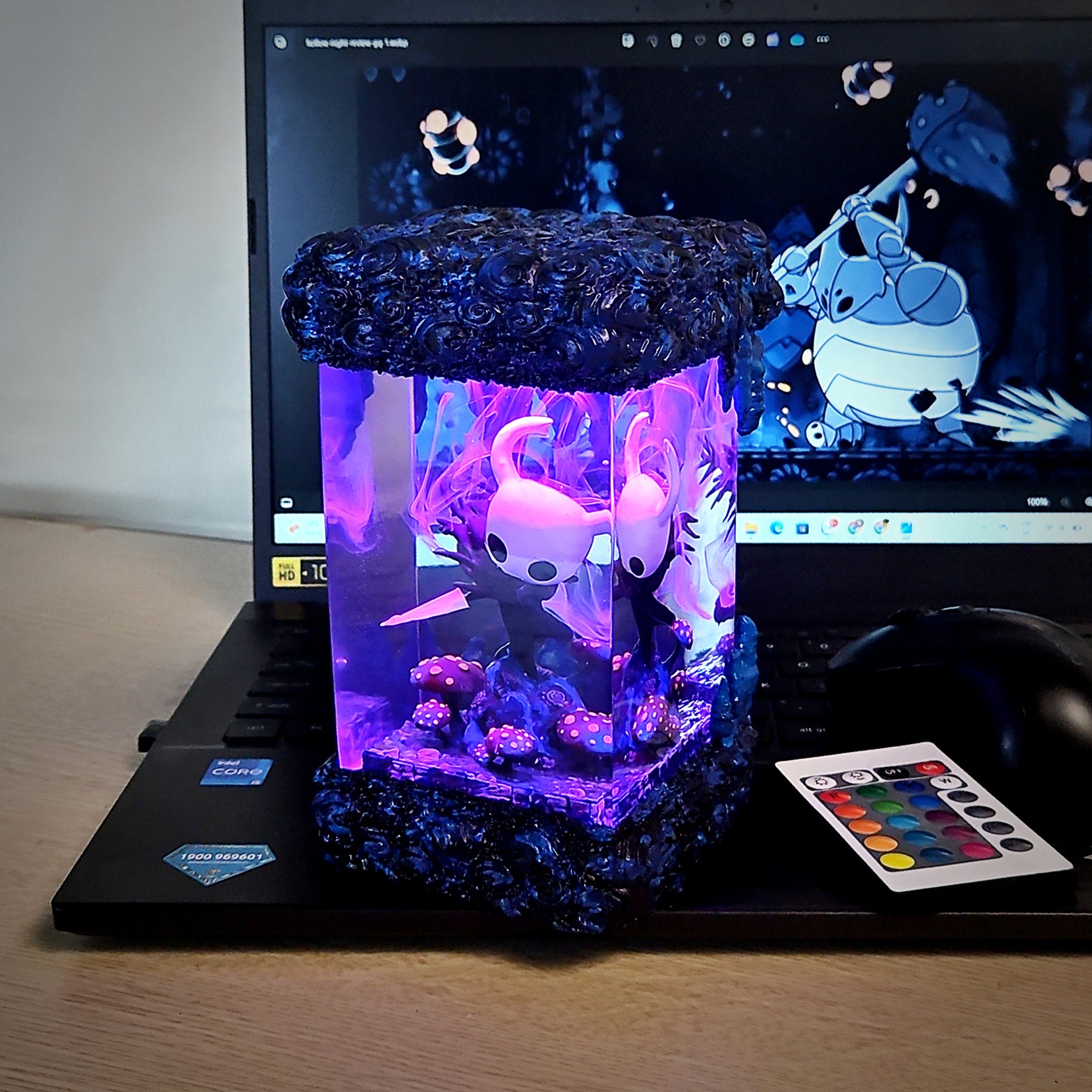 Hollow Knight Epoxy Resin Lamp – The Knight Hallownest Gaming Diorama Light