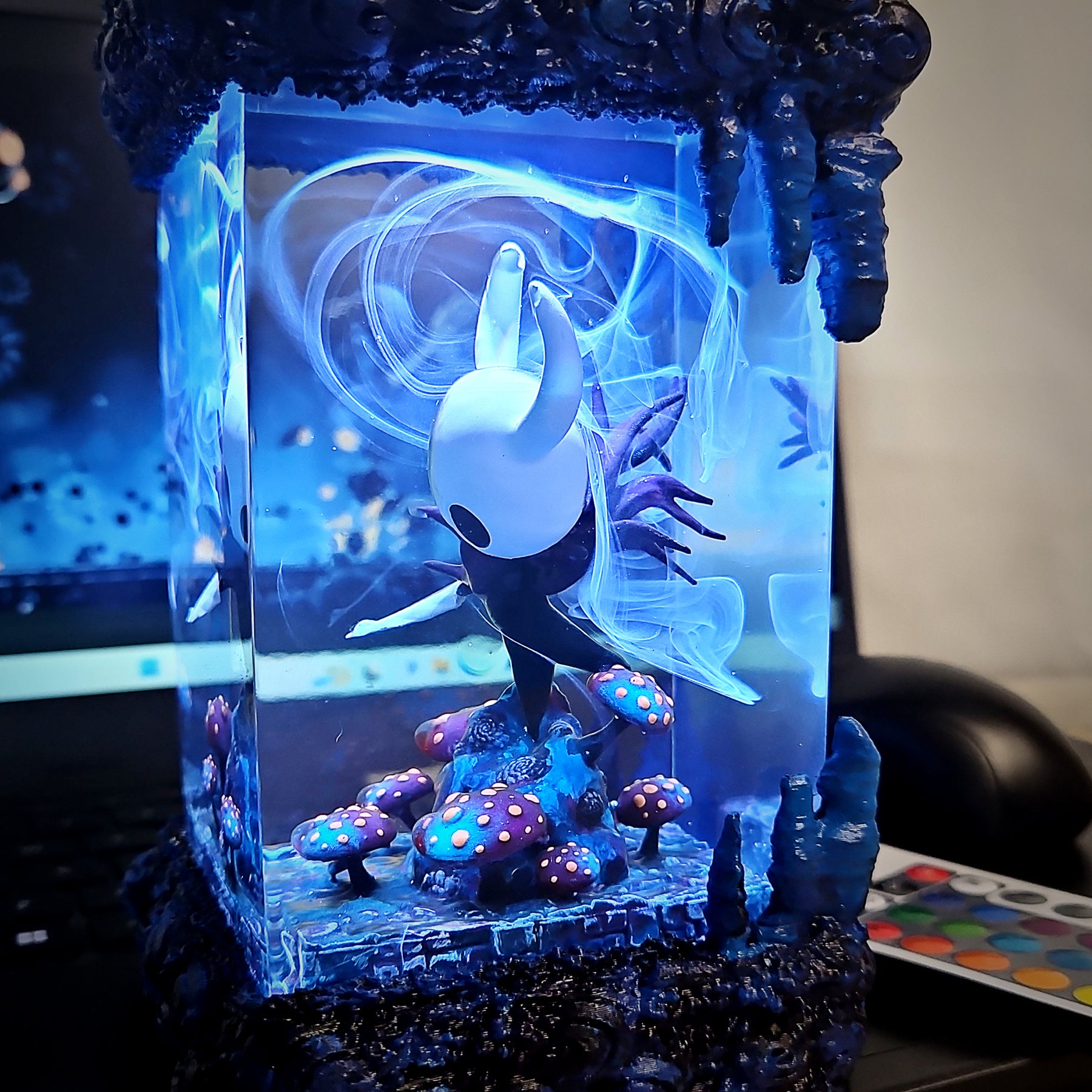 Hollow Knight Epoxy Resin Lamp – The Knight Hallownest Gaming Diorama Light