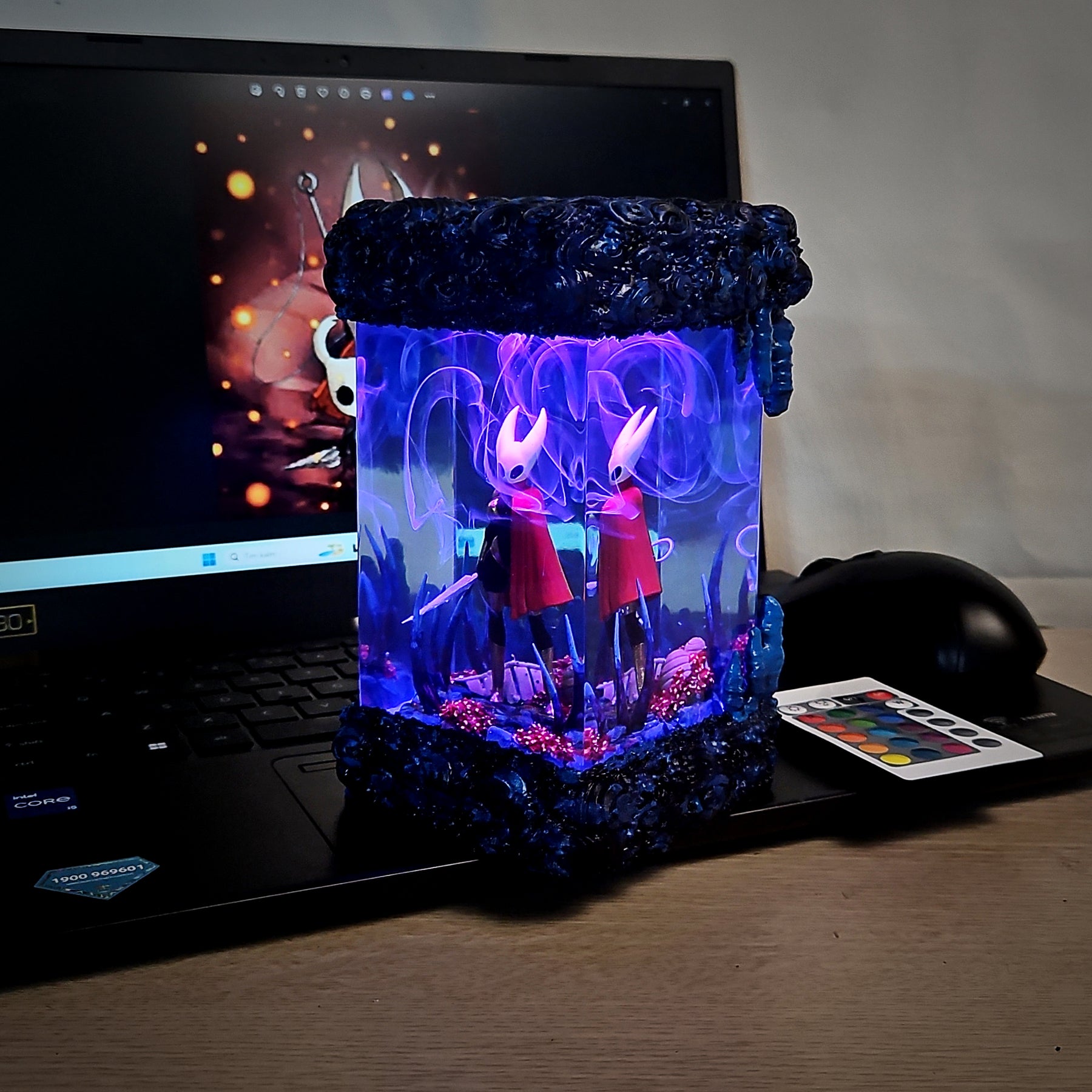 Hollow Knight Hornet Epoxy Resin Lamp – Hornet Dark Fantasy Diorama Light