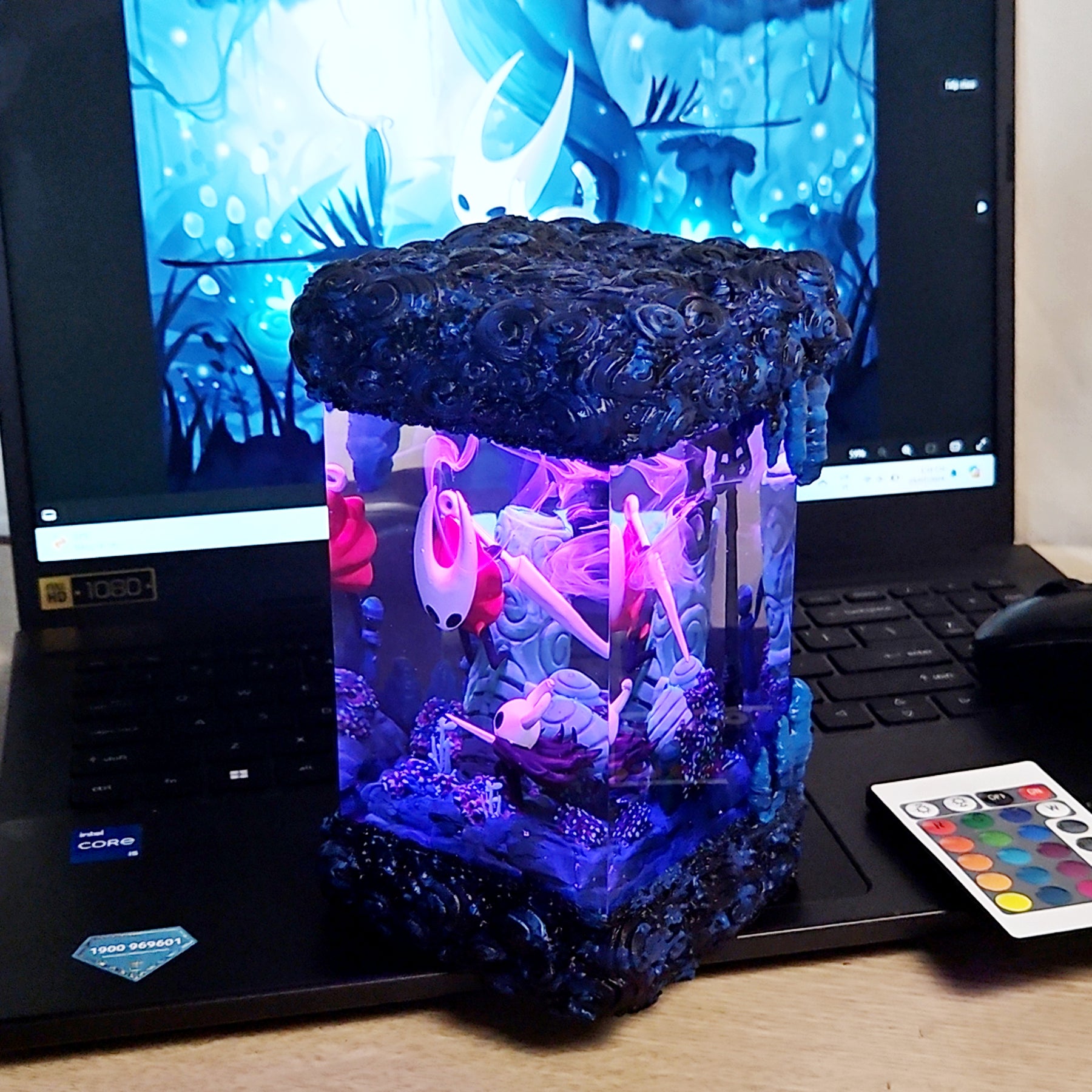 Hollow Knight & Hornet Epoxy Resin Lamp – Hallownest Gaming Diorama Light