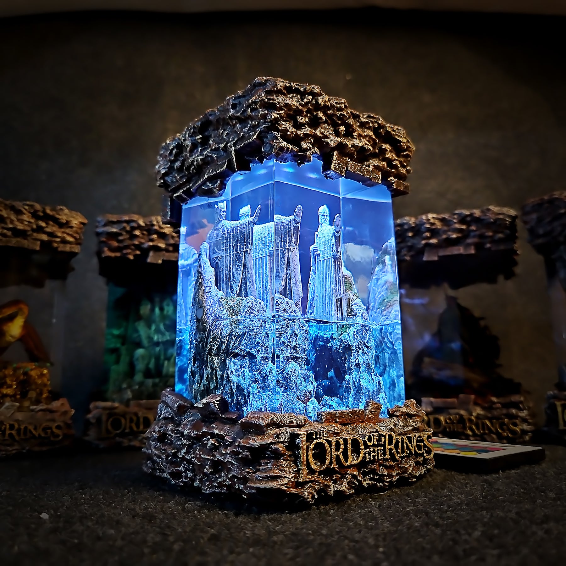 The Lord of the Rings Argonath Epoxy Resin Lamp – Pillars of the Kings Diorama Light