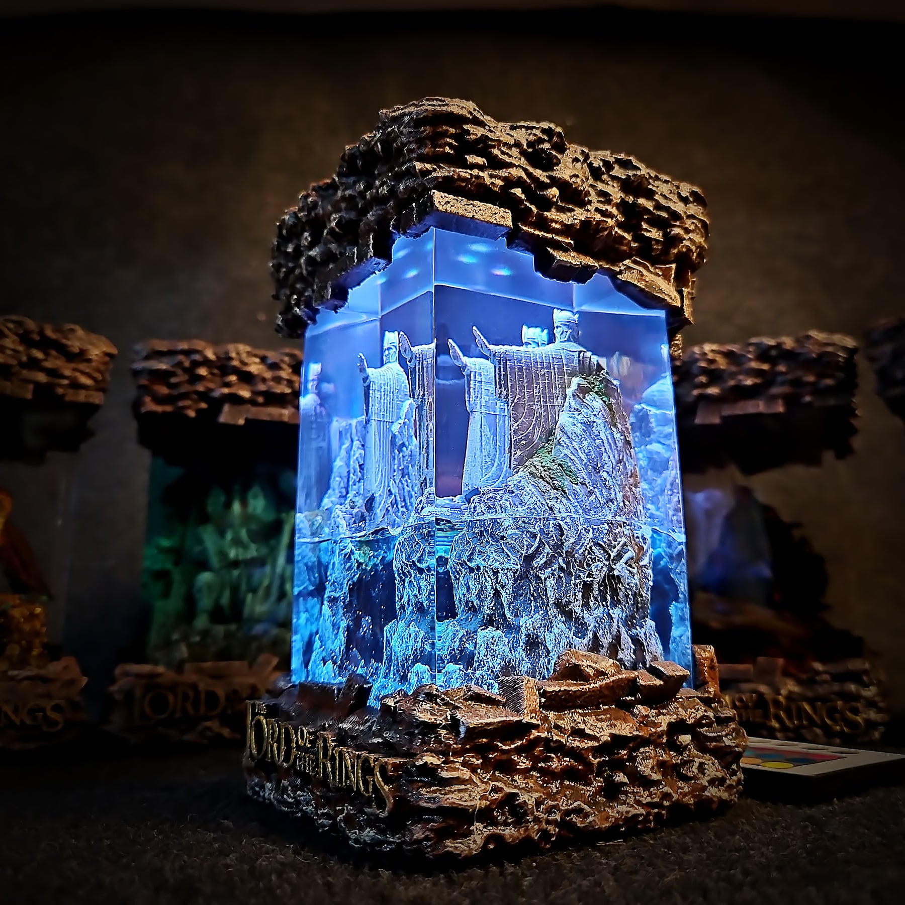 The Lord of the Rings Argonath Epoxy Resin Lamp – Pillars of the Kings Diorama Light