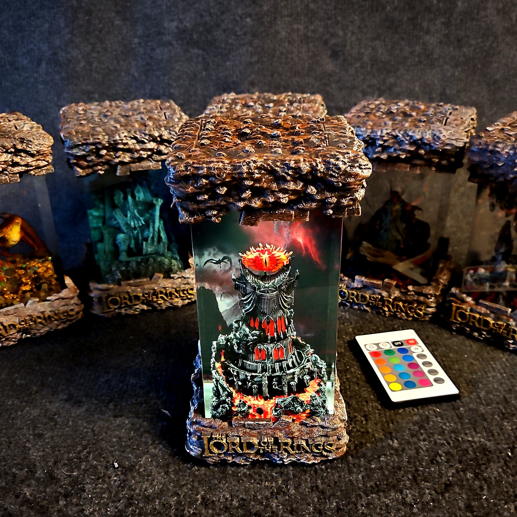 Smaug Lord of the Rings Epoxy Resin Lamp – Dragon Hoard LED Diorama Light