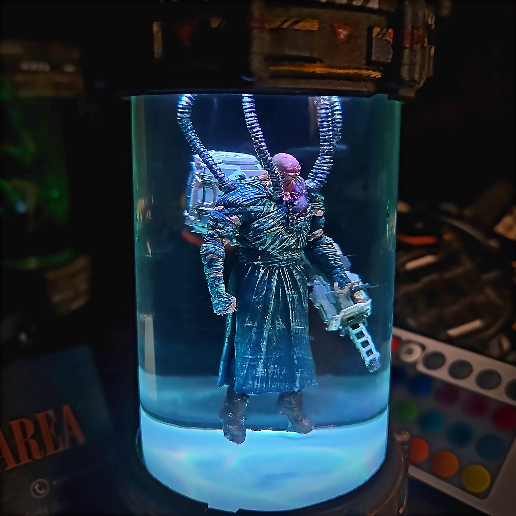 Nemesis Resident Evil Epoxy Resin Lamp – Biohazard Containment Chamber Diorama