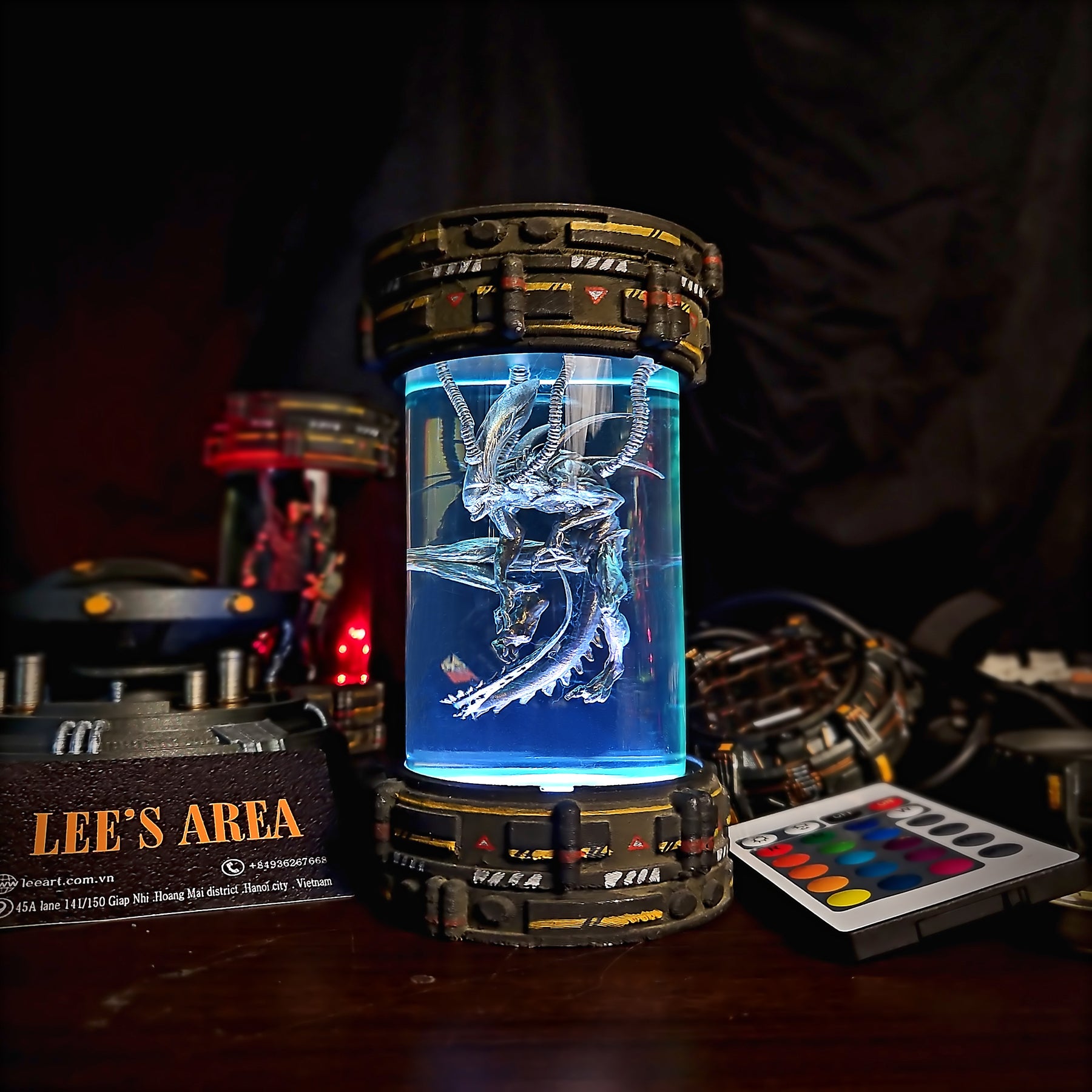 Xenomorph Alien Epoxy Resin Lamp – Sci‑Fi Specimen Pod RGB LED Night Light