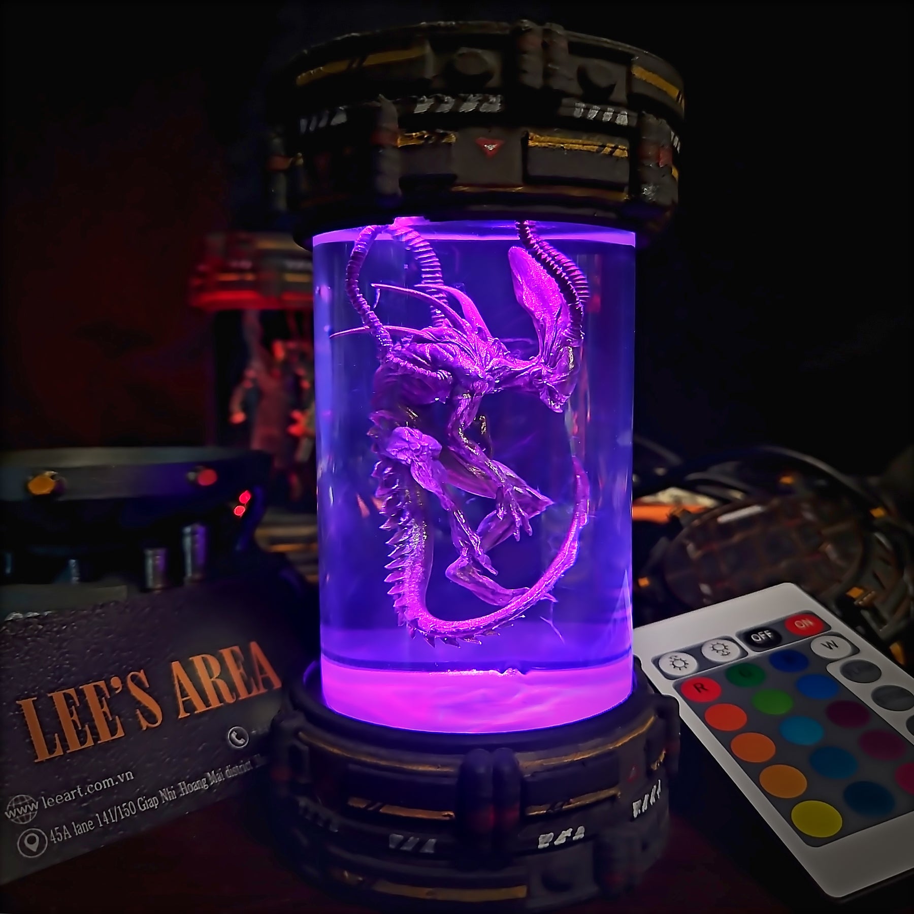 Xenomorph Alien Epoxy Resin Lamp – Sci‑Fi Specimen Pod RGB LED Night Light