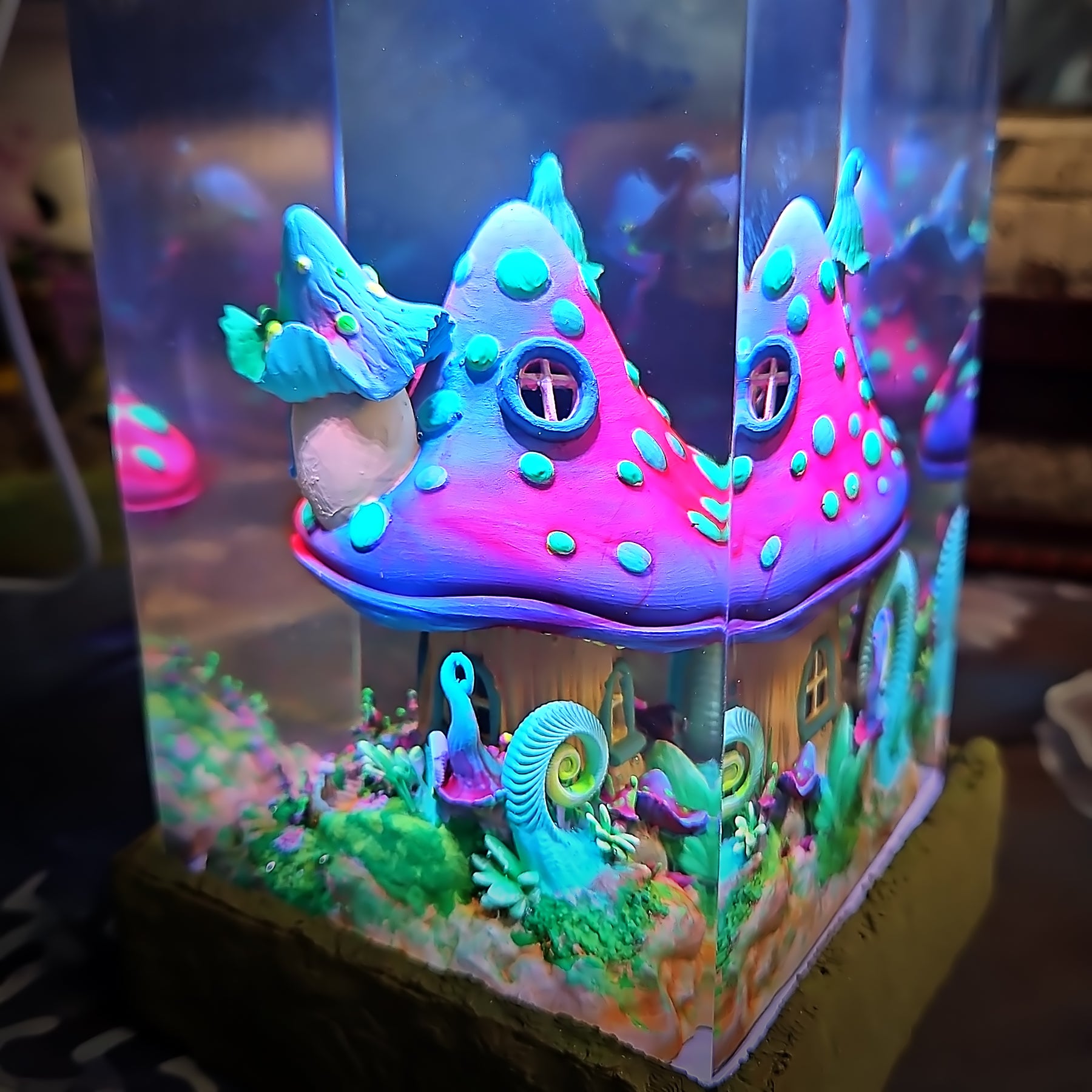 Magical Mushroom Cottage Resin Lamp – Fairy Forest Fantasy Night Light