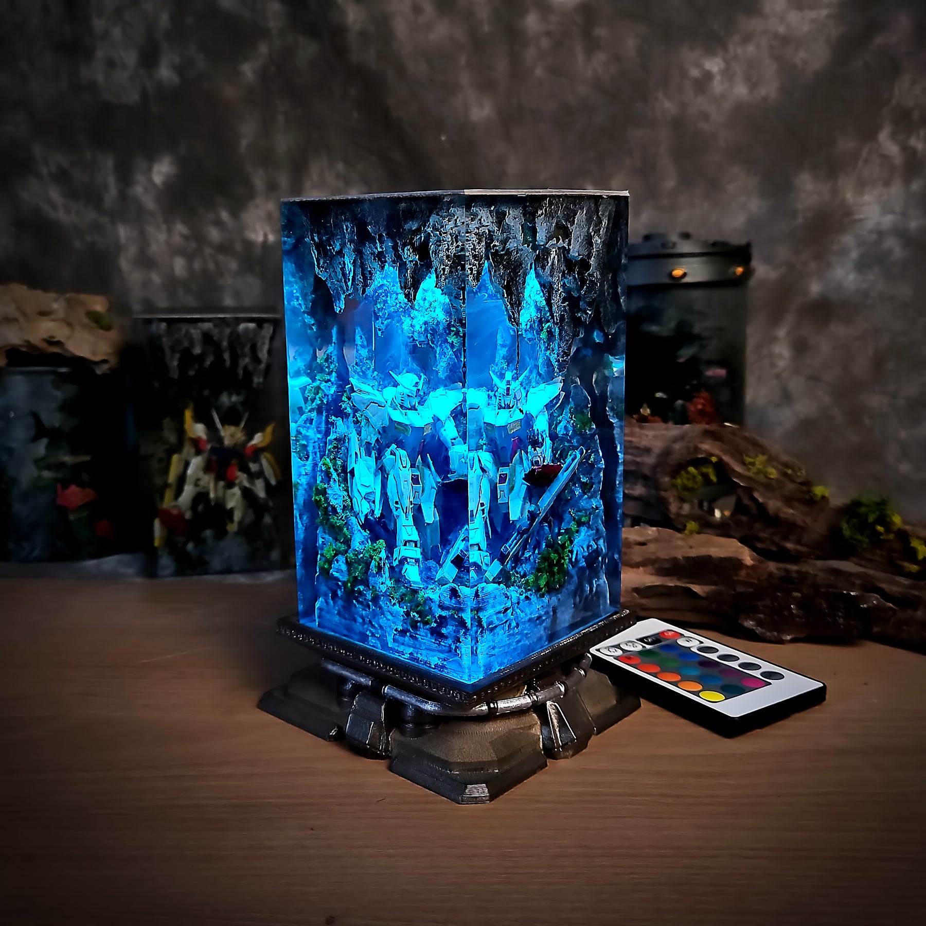 Gundam RX-78-2 Epoxy Resin Lamp – Mobile Suit RGB LED Diorama Night Light