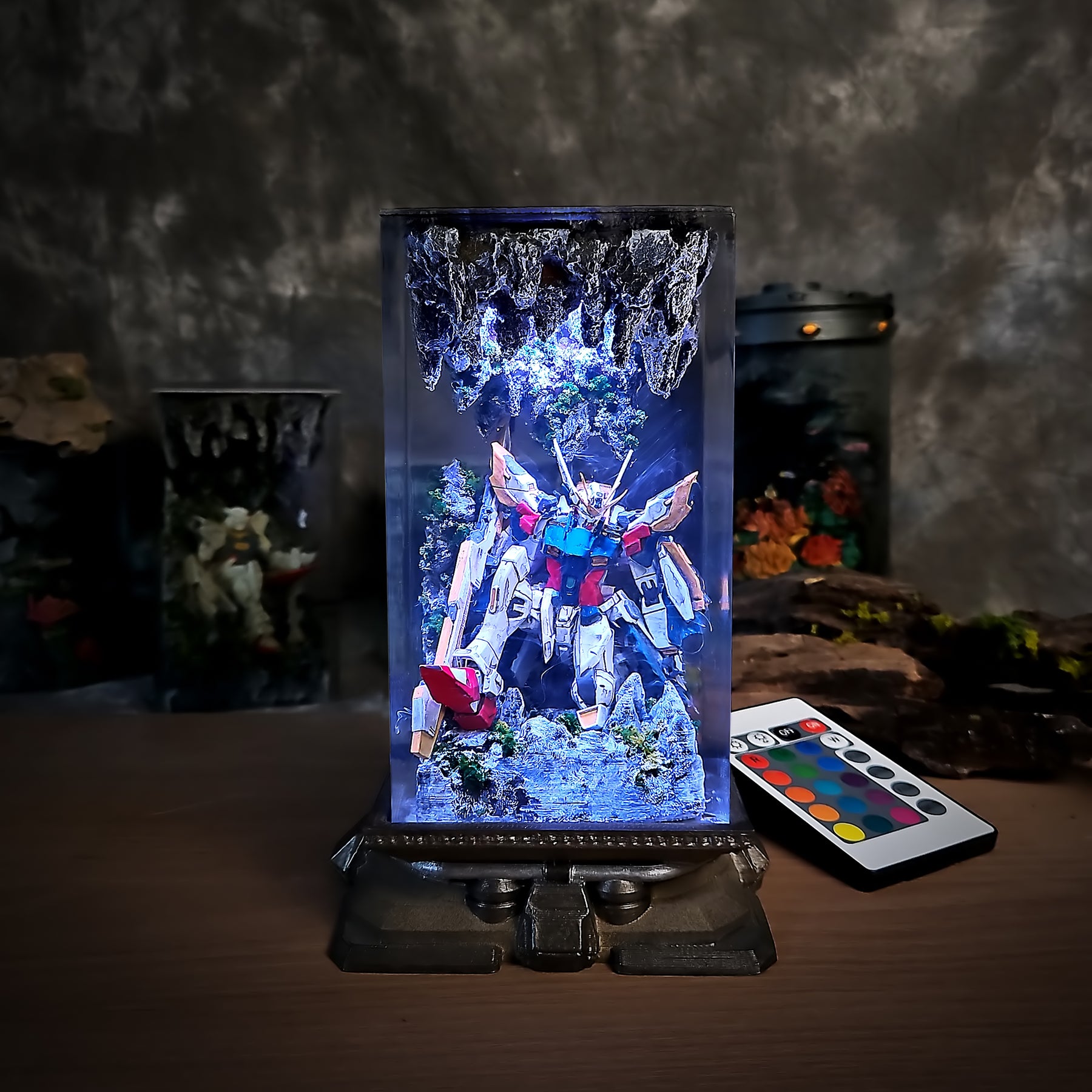 Gundam Epoxy Resin Lamp – Mobile Suit Mecha Anime Diorama Night Light