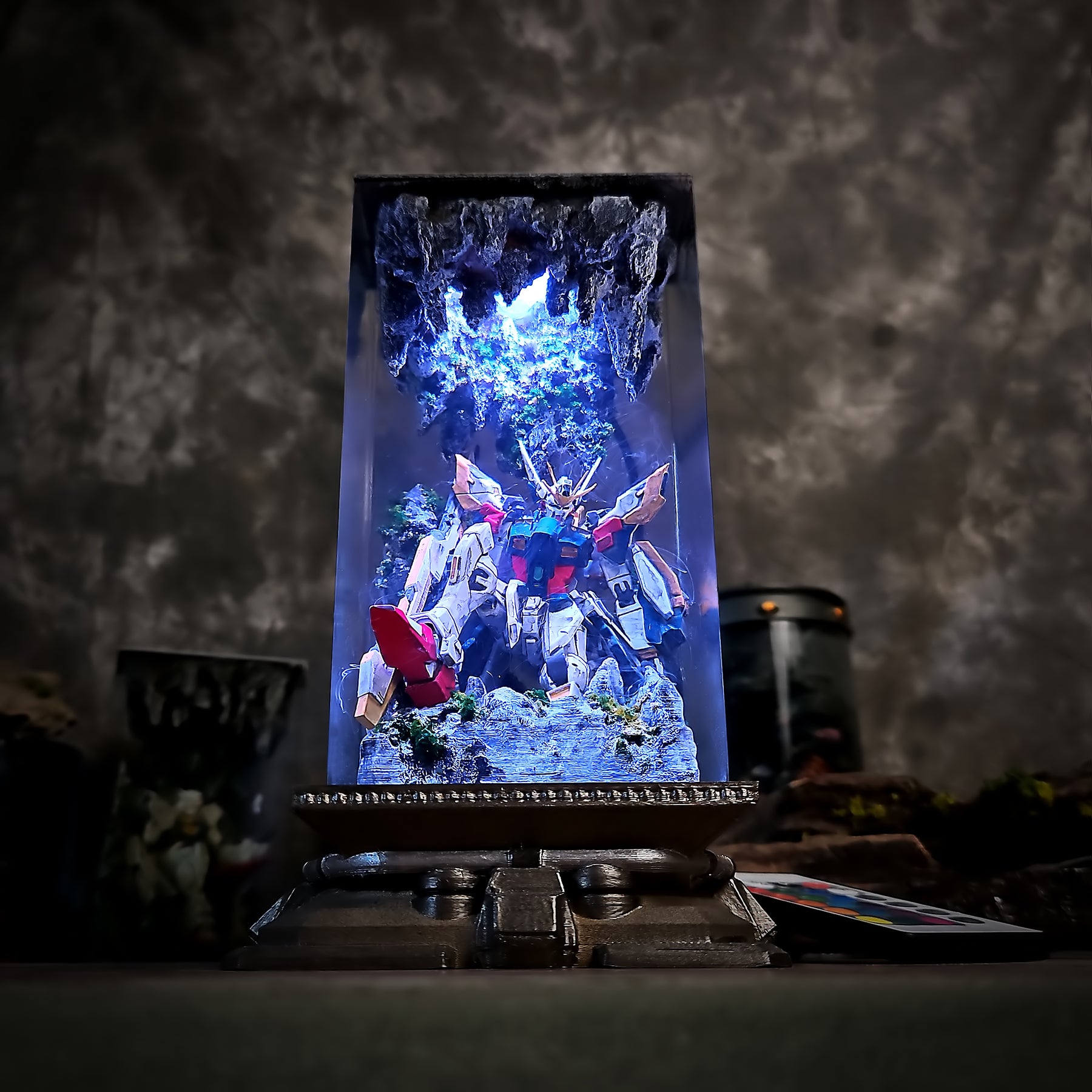 Gundam Epoxy Resin Lamp – Mobile Suit Mecha Anime Diorama Night Light
