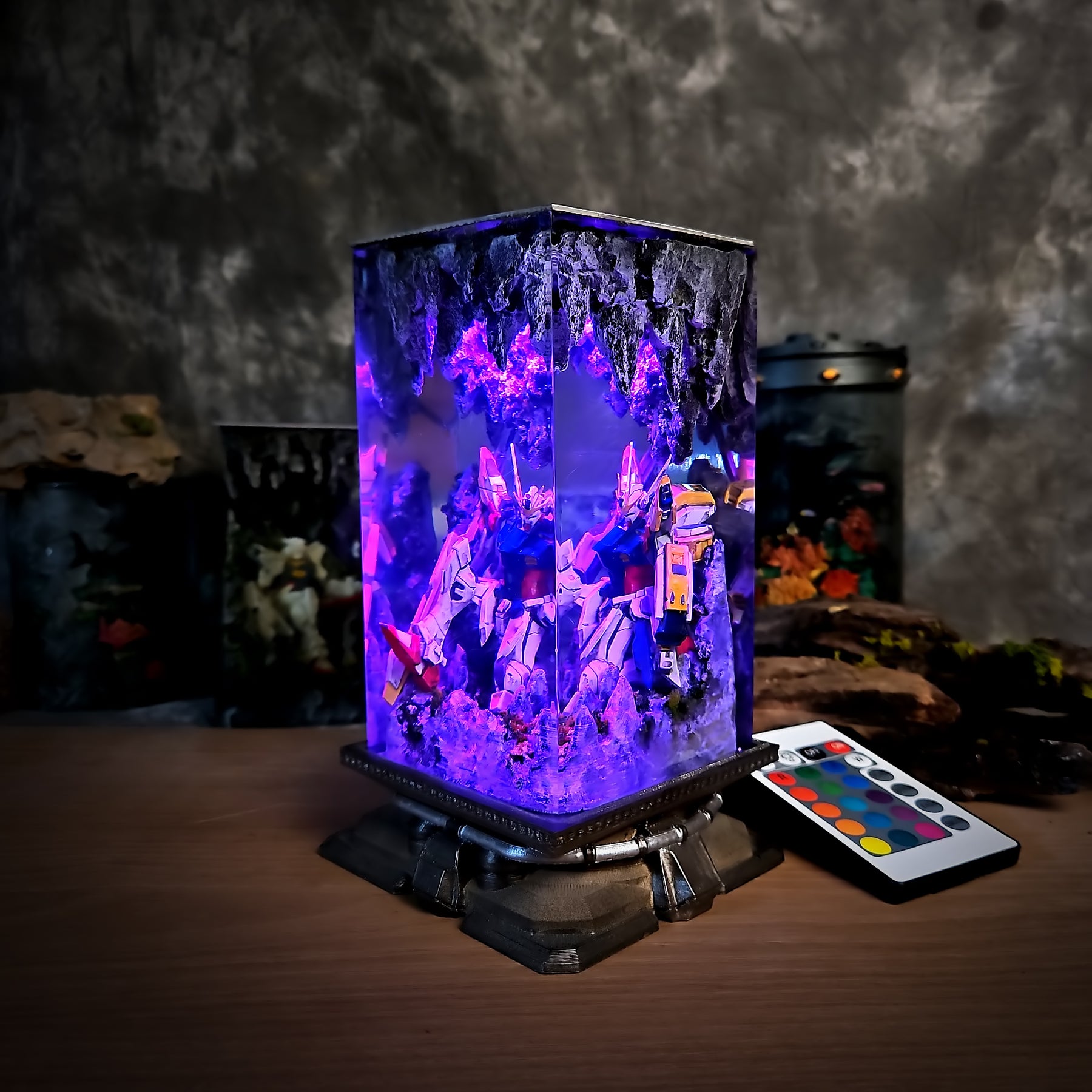 Gundam Epoxy Resin Lamp – Mobile Suit Mecha Anime Diorama Night Light