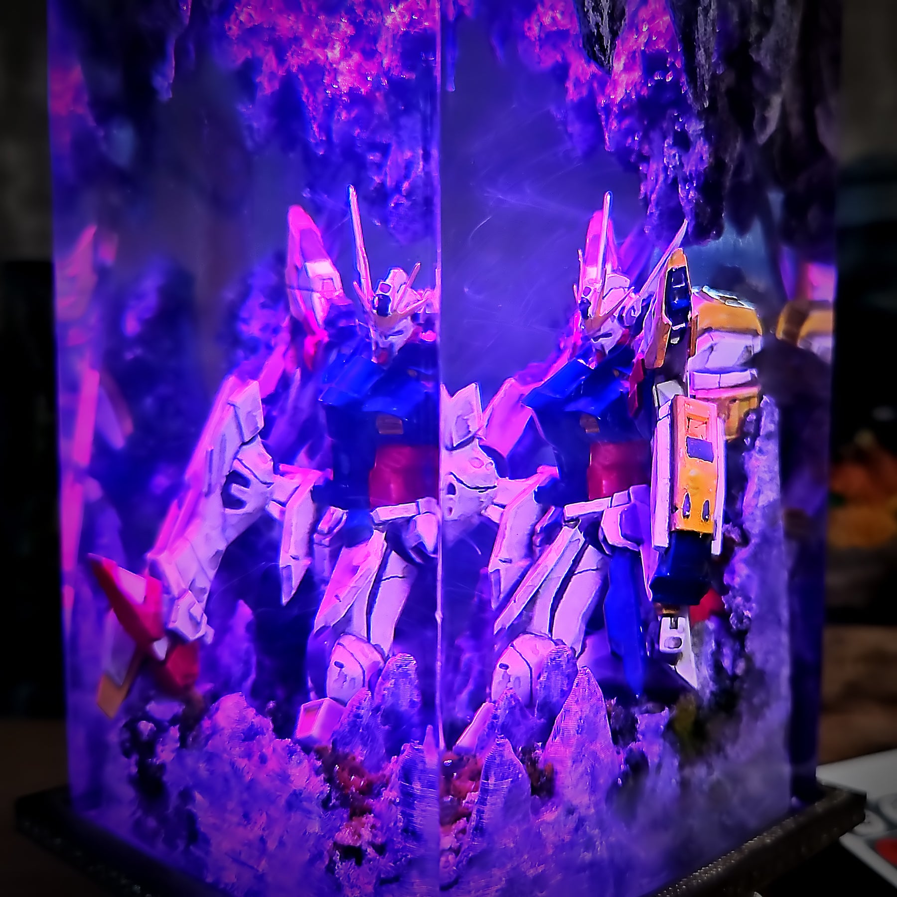 Gundam Epoxy Resin Lamp – Mobile Suit Mecha Anime Diorama Night Light