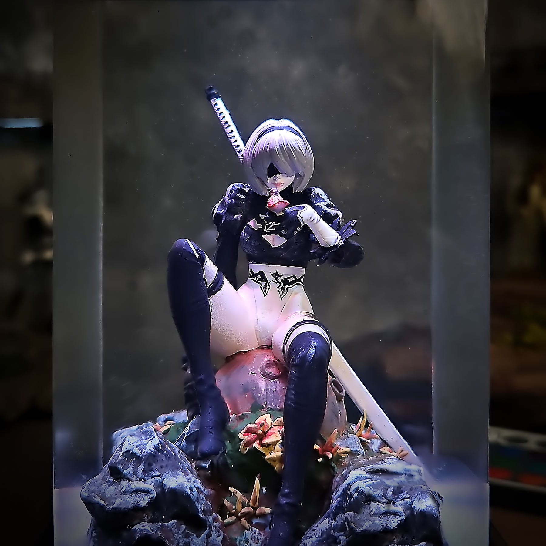 2B NieR Automata Epoxy Resin Lamp – YoRHa Android Gaming Diorama Light