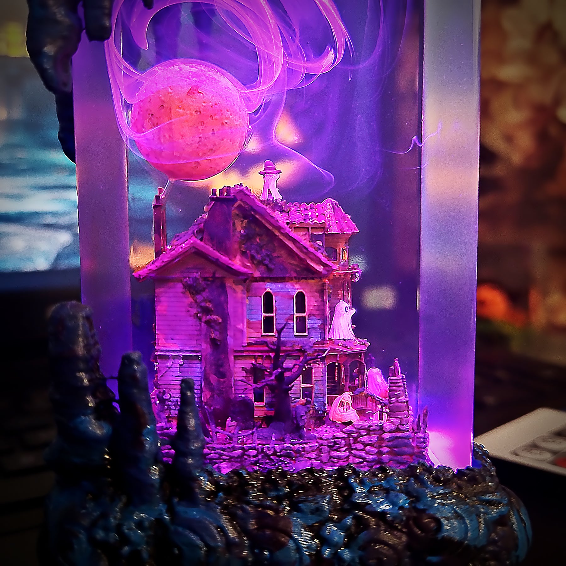 Halloween Haunted Mansion Epoxy Resin Lamp – Ghost House RGB LED Diorama Decor
