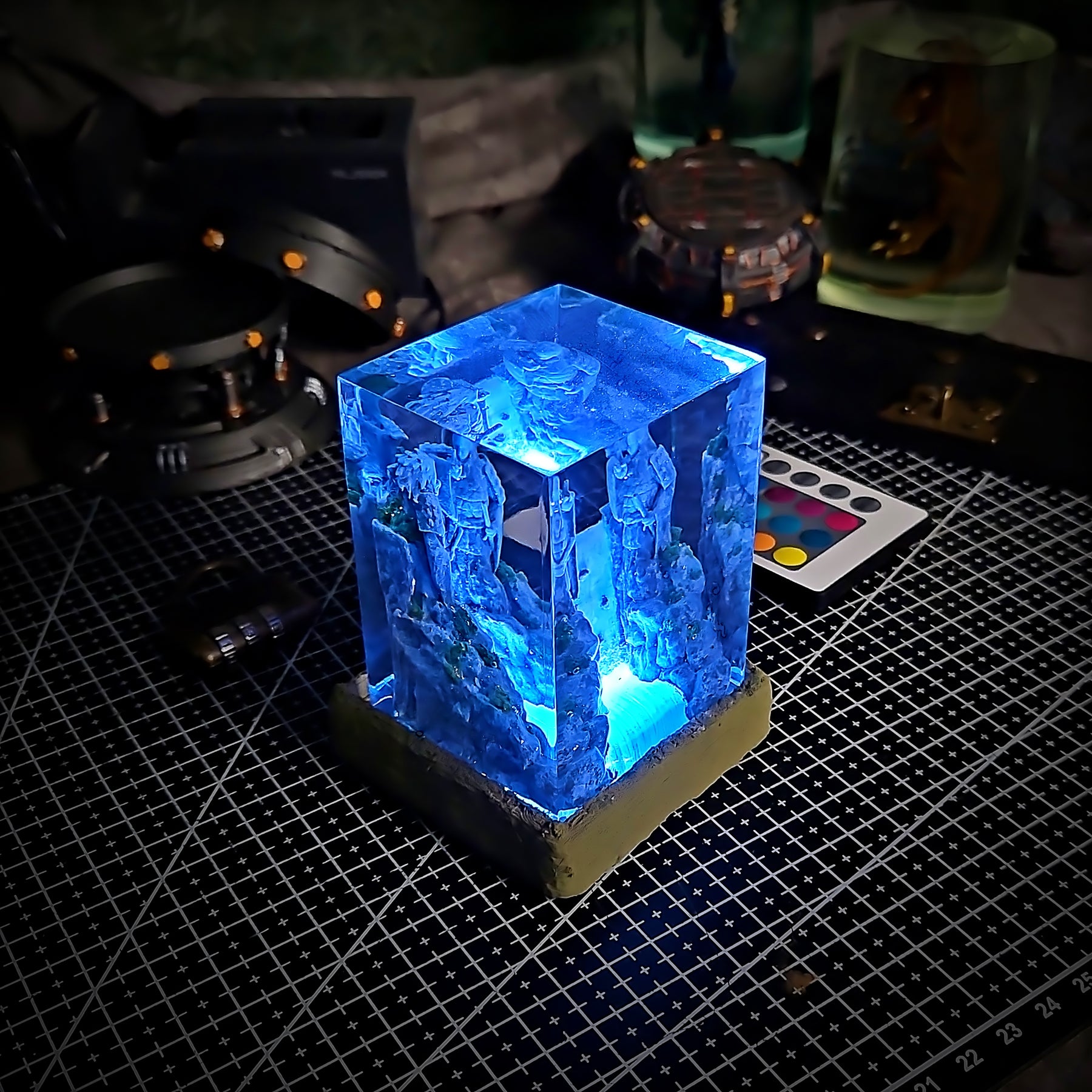 Naruto Valley of the End Epoxy Resin Lamp – Madara & Hashirama LED Diorama Light
