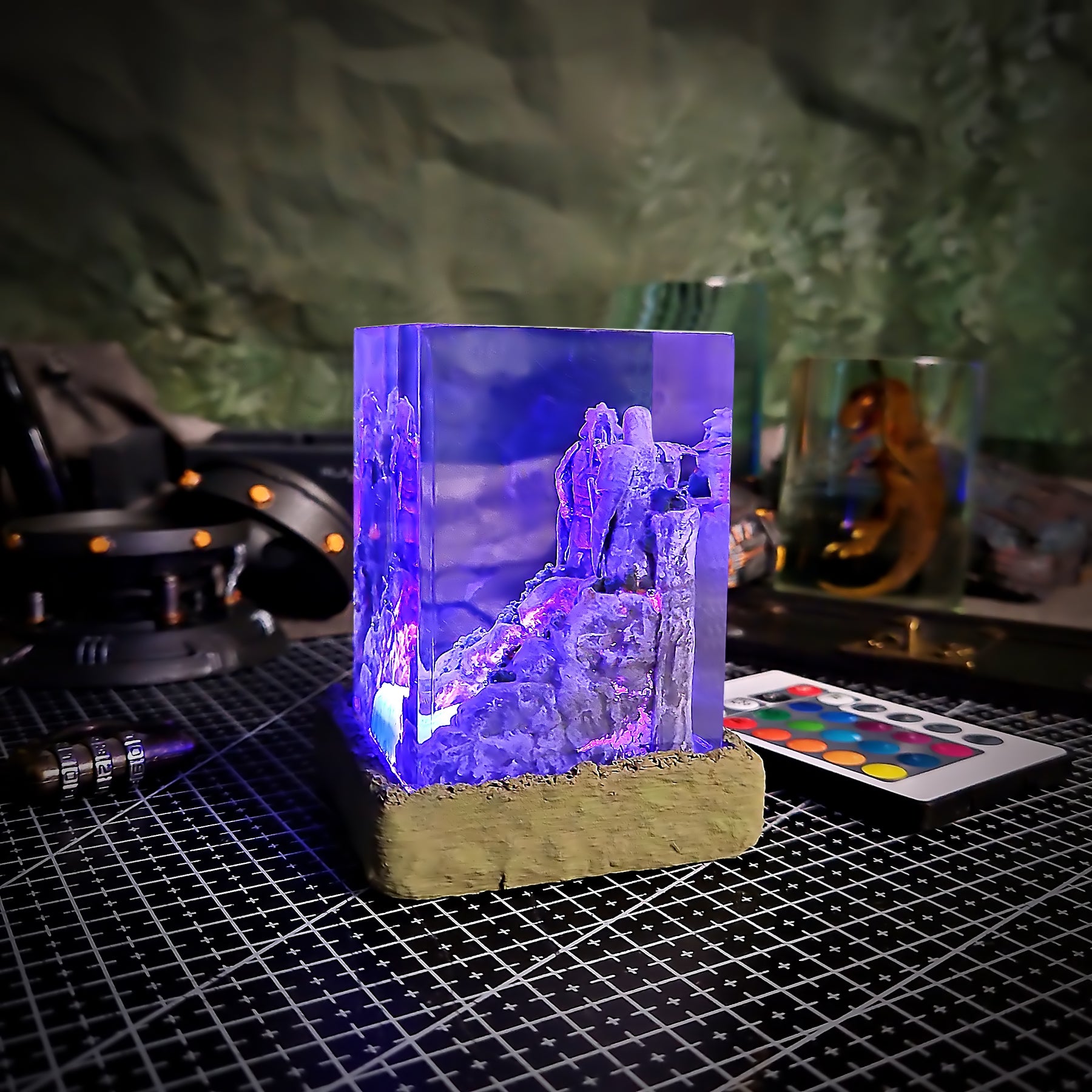 Naruto Valley of the End Epoxy Resin Lamp – Madara & Hashirama LED Diorama Light