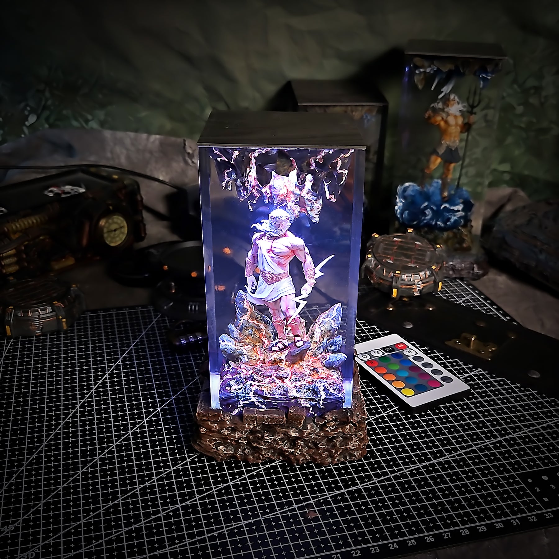 Zeus Epoxy Resin Lamp – Greek God of Thunder LED Resin Diorama Night Light