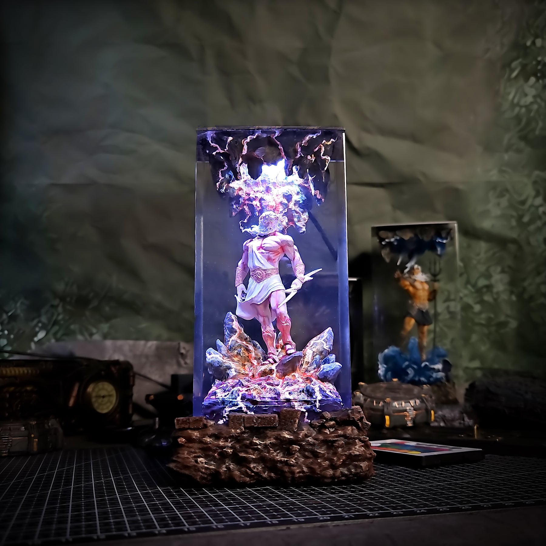 Zeus Epoxy Resin Lamp – Greek God of Thunder LED Resin Diorama Night Light
