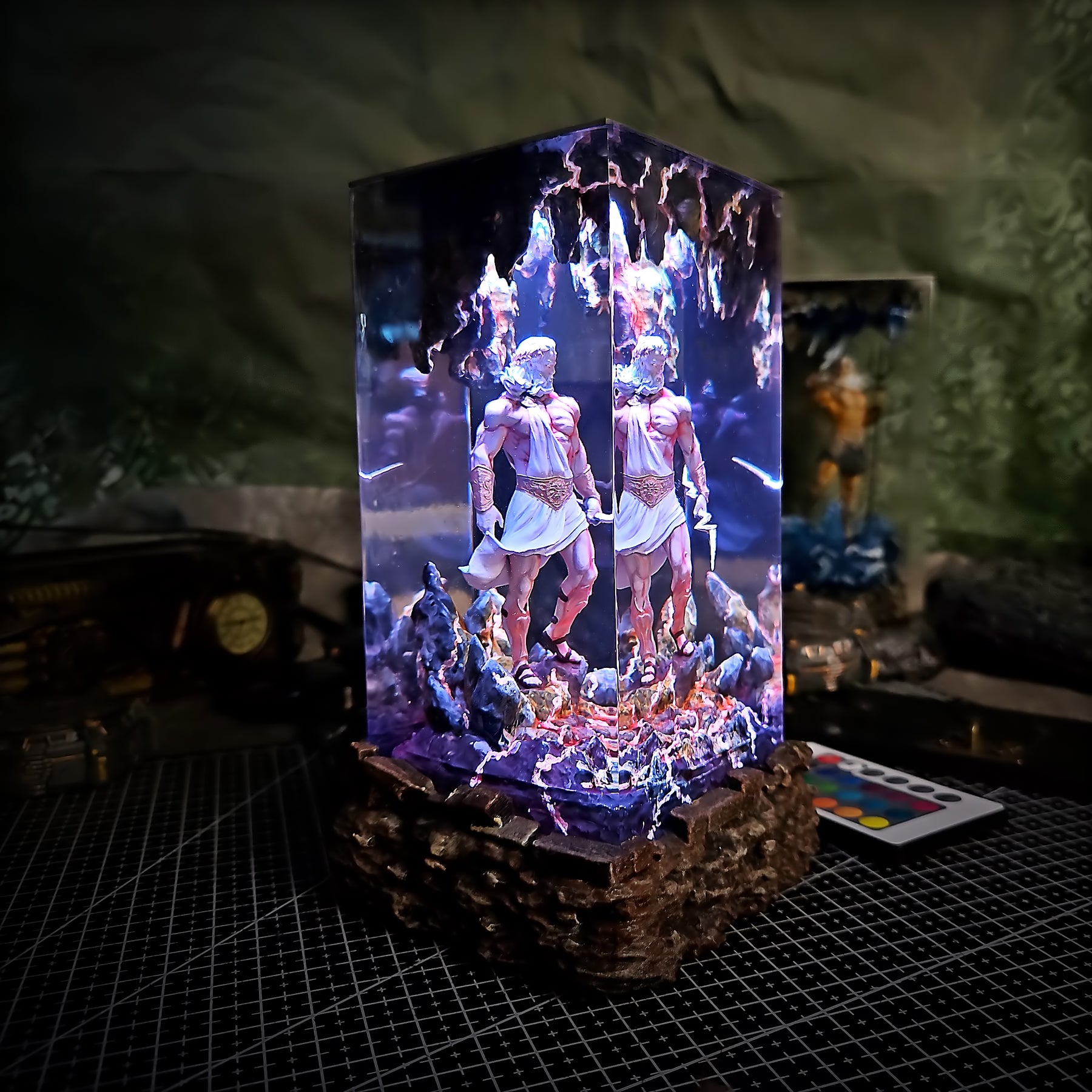 Zeus Epoxy Resin Lamp – Greek God of Thunder LED Resin Diorama Night Light