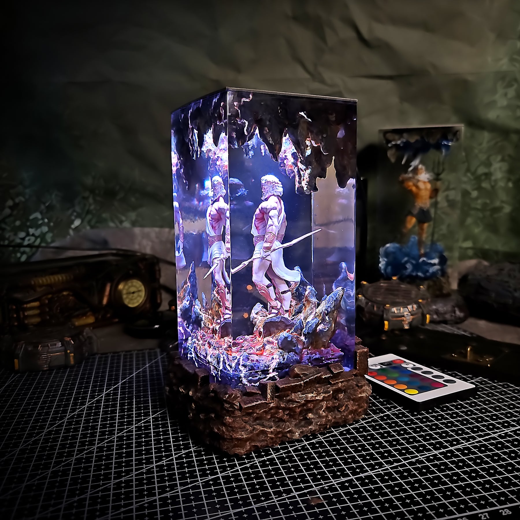 Zeus Epoxy Resin Lamp – Greek God of Thunder LED Resin Diorama Night Light