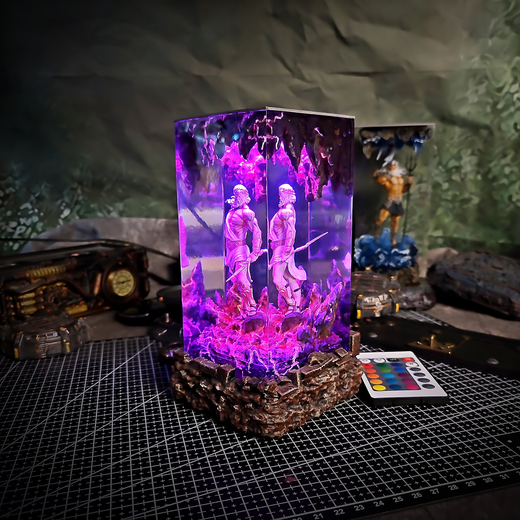 Zeus Epoxy Resin Lamp – Greek God of Thunder LED Resin Diorama Night Light