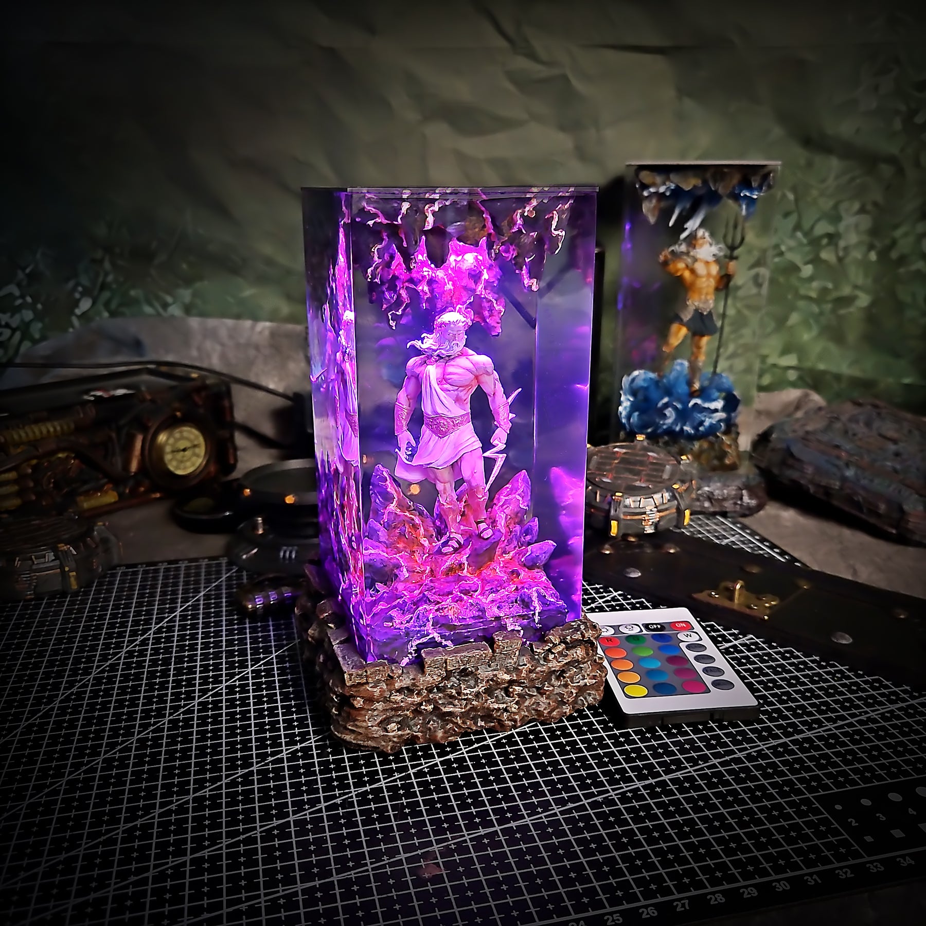 Zeus Epoxy Resin Lamp – Greek God of Thunder LED Resin Diorama Night Light