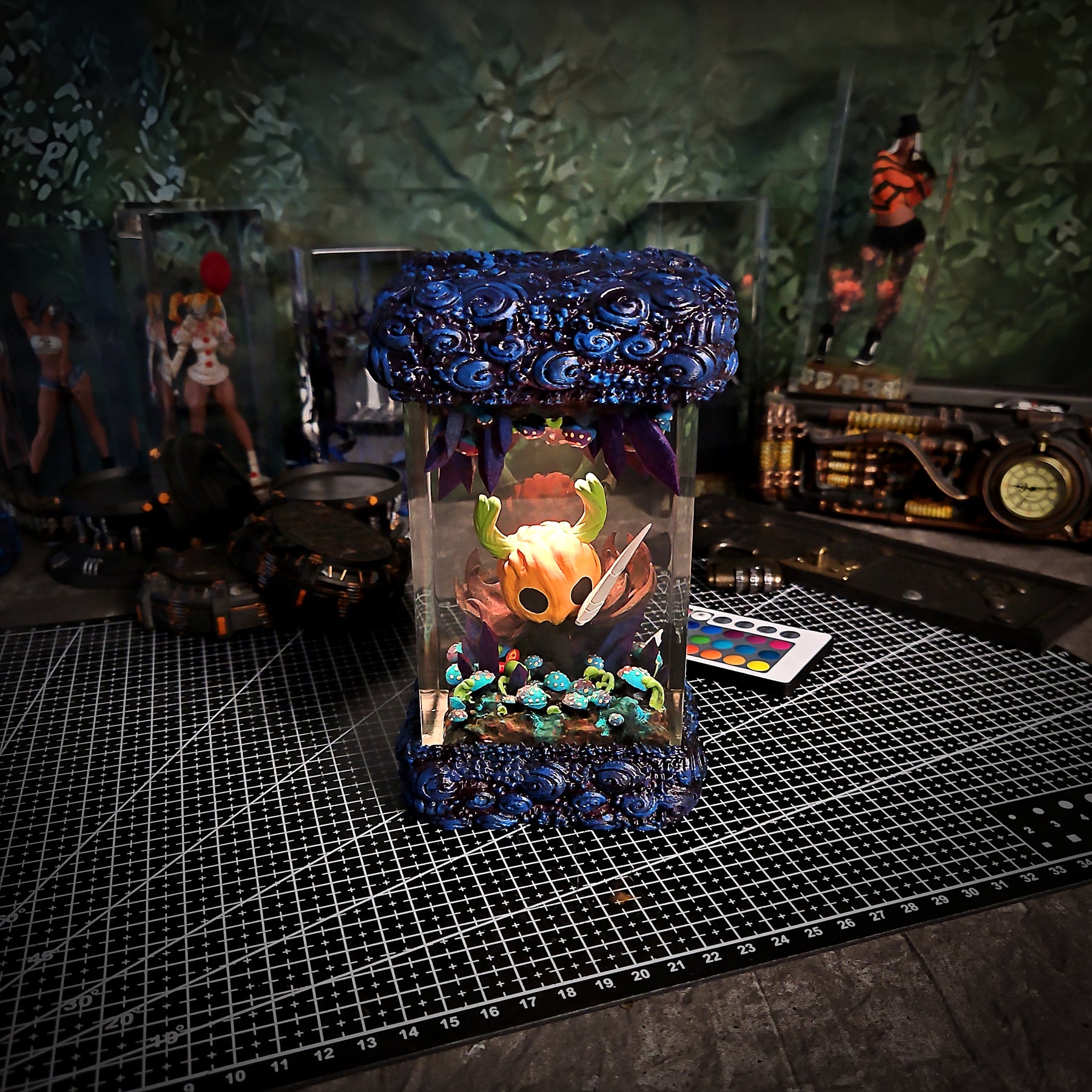 Hollow Knight Pumpkin Knight Epoxy Resin Lamp – Dark Forest Mushroom Diorama Light