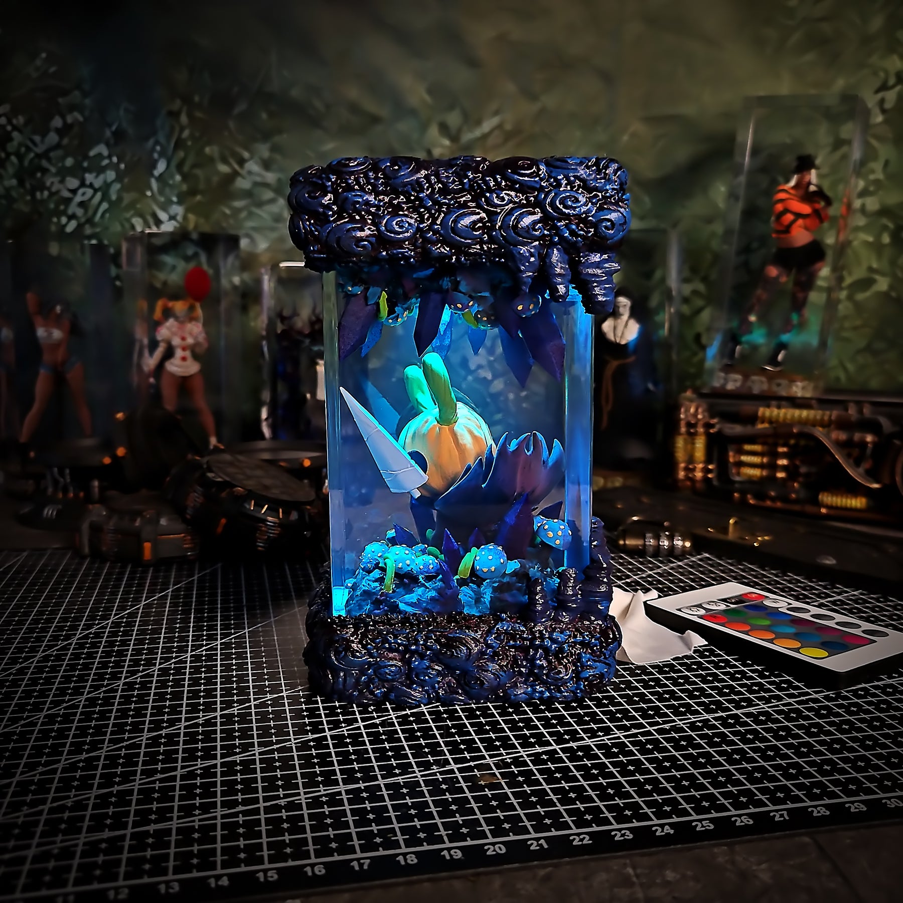 Hollow Knight Pumpkin Knight Epoxy Resin Lamp – Dark Forest Mushroom Diorama Light