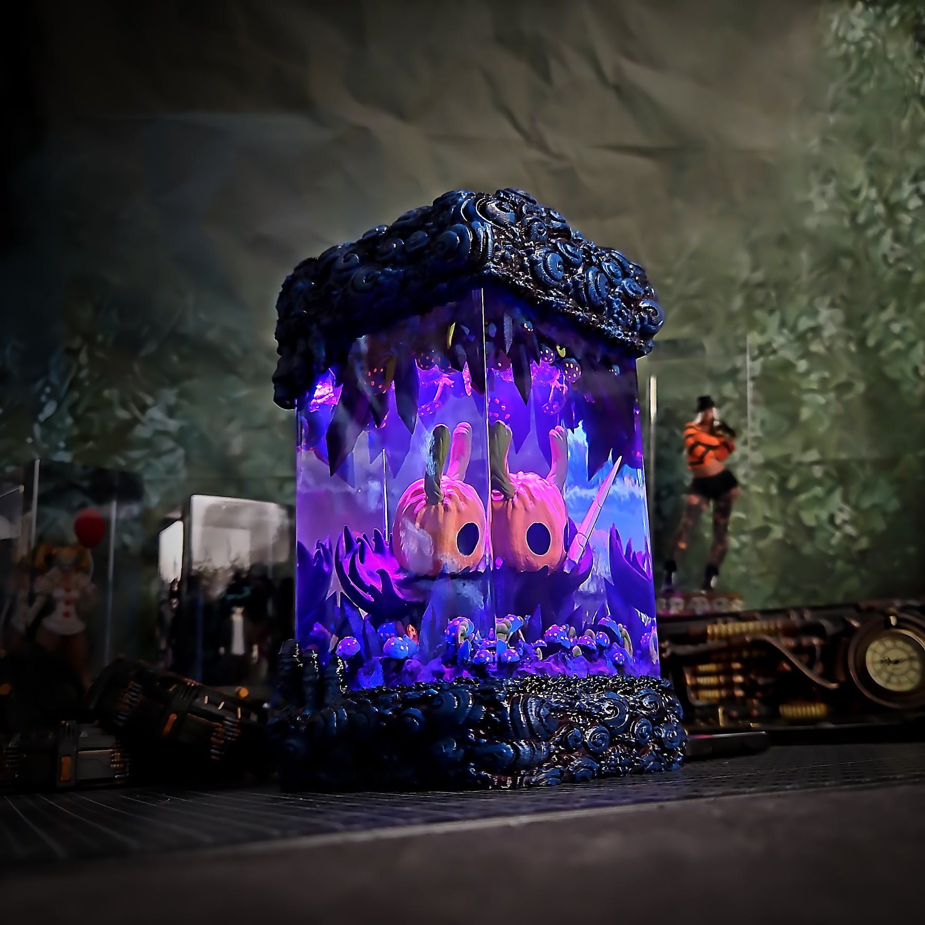 Hollow Knight Pumpkin Knight Epoxy Resin Lamp – Dark Forest Mushroom Diorama Light